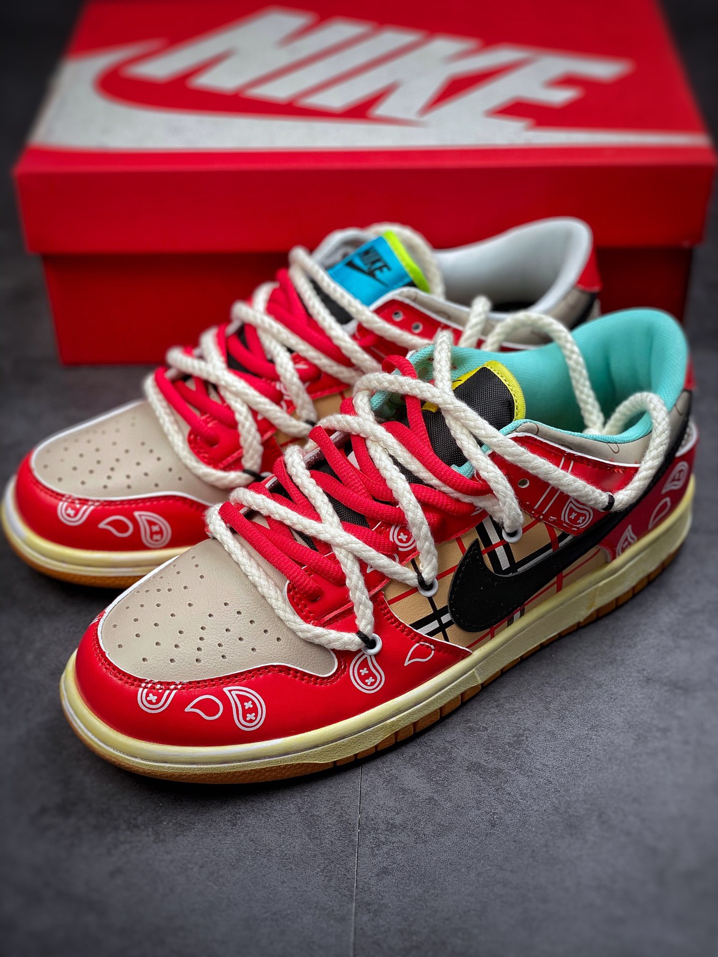 190 Nike Dunk SB Low 芝加哥红黑格子绑绳 DH0952-001