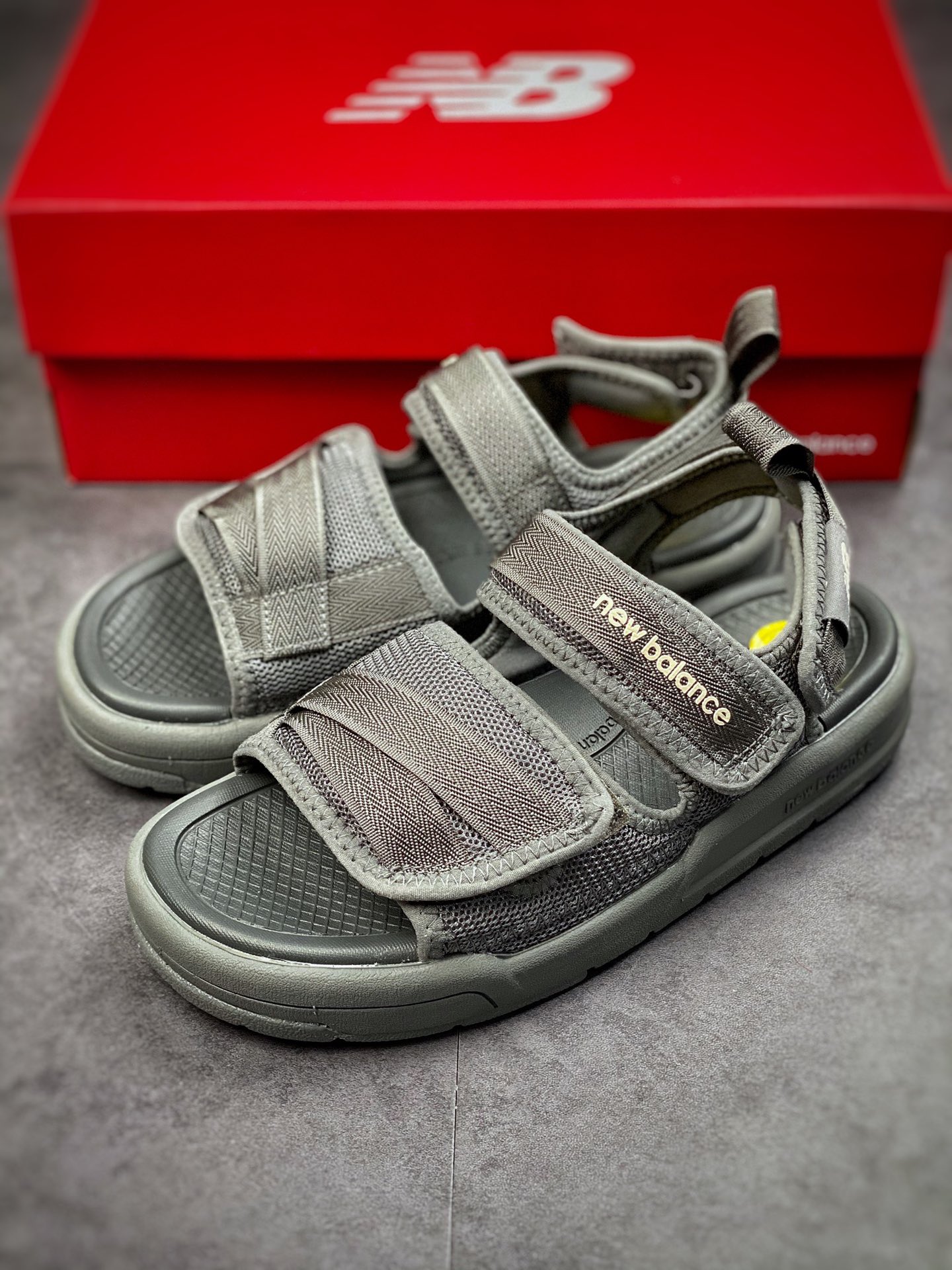 New balance summer new sports sandals Velcro design