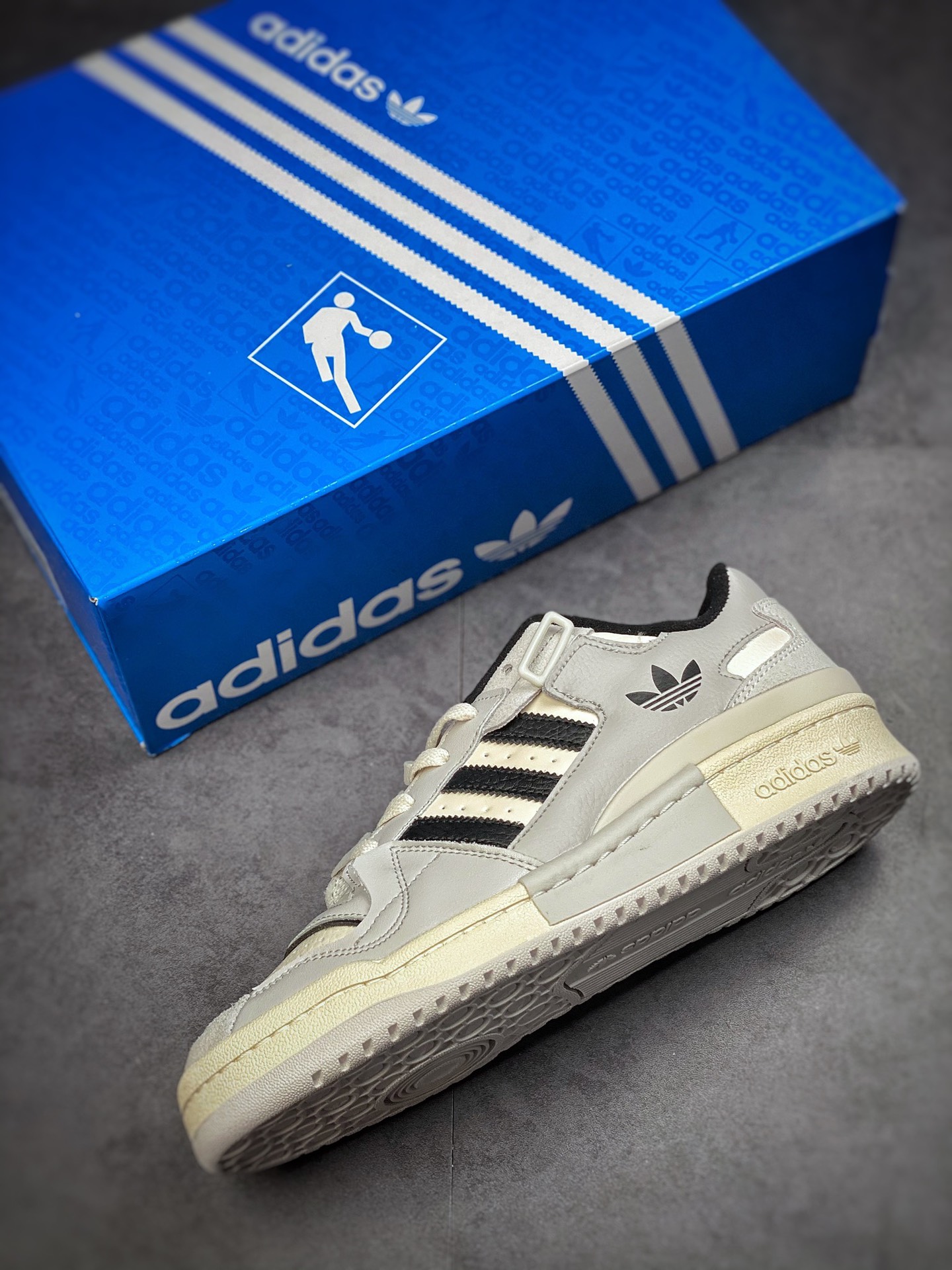 Overseas channel original box original standard version Adidas Forum 84 Low OG beige black board shoes GX6284