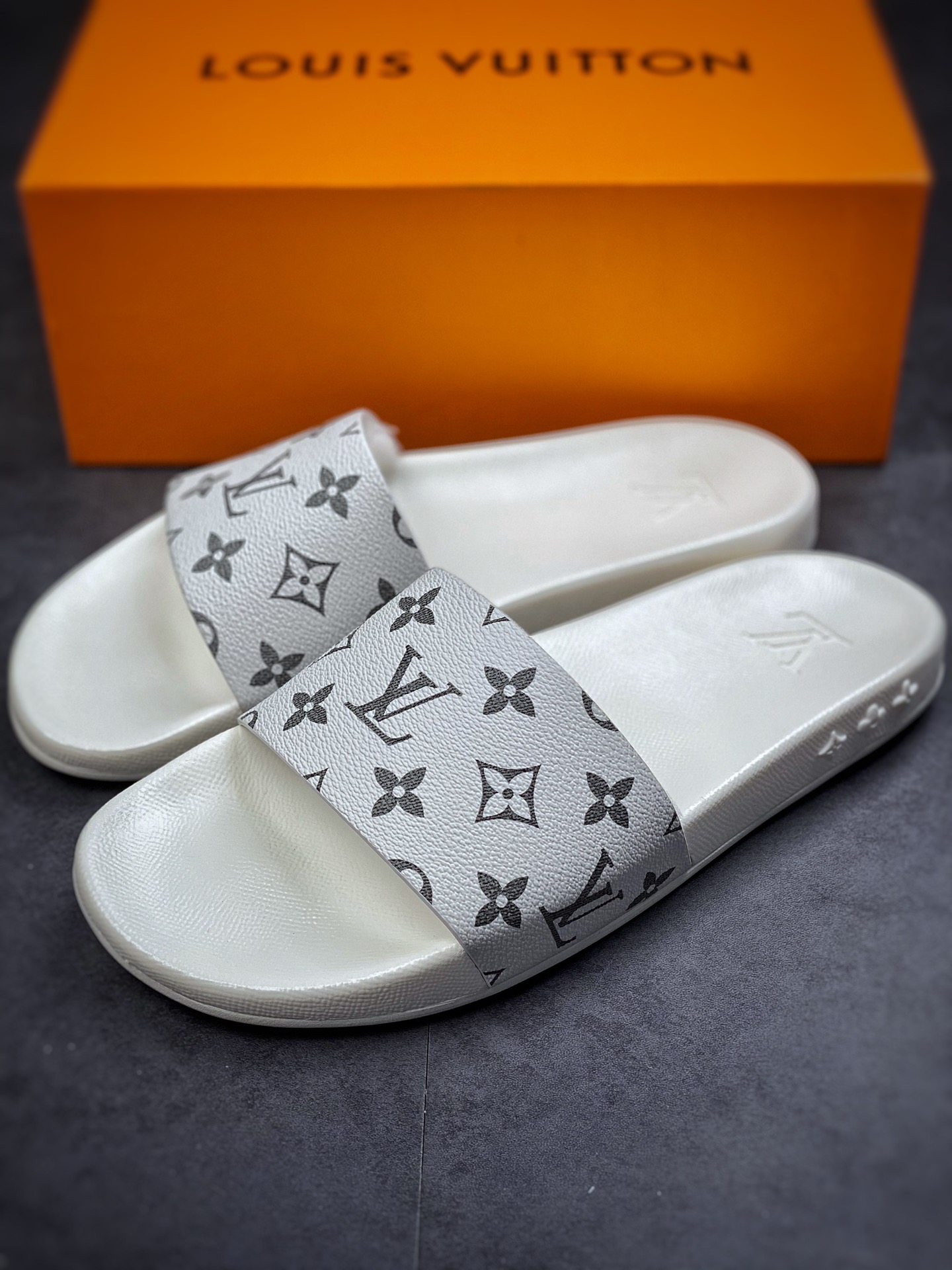 Louis Vuitton Lv/ trend classic old flower slipper continues the classic