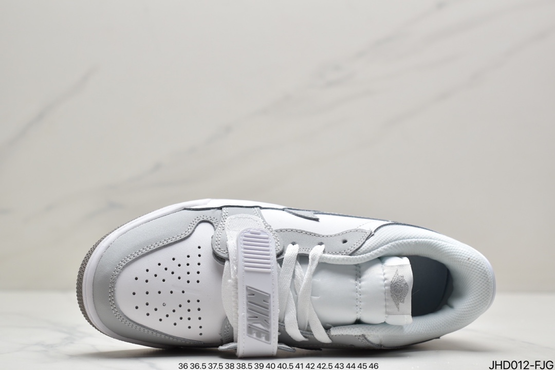Jordan Air Jordan Legacy 3-in-1 312 has a staggered design DH7004
