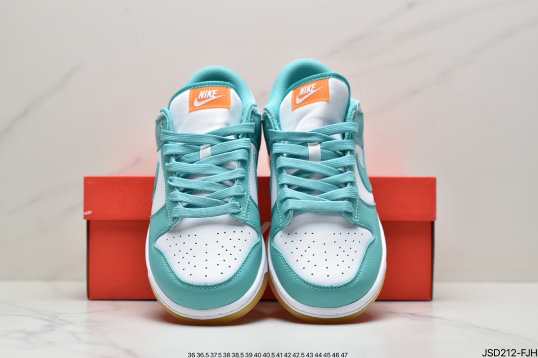 NIKE DUNK SB LOW PRO SB TL Dunk SB as the name suggests has the classic Dunk bloodline DV2190-100