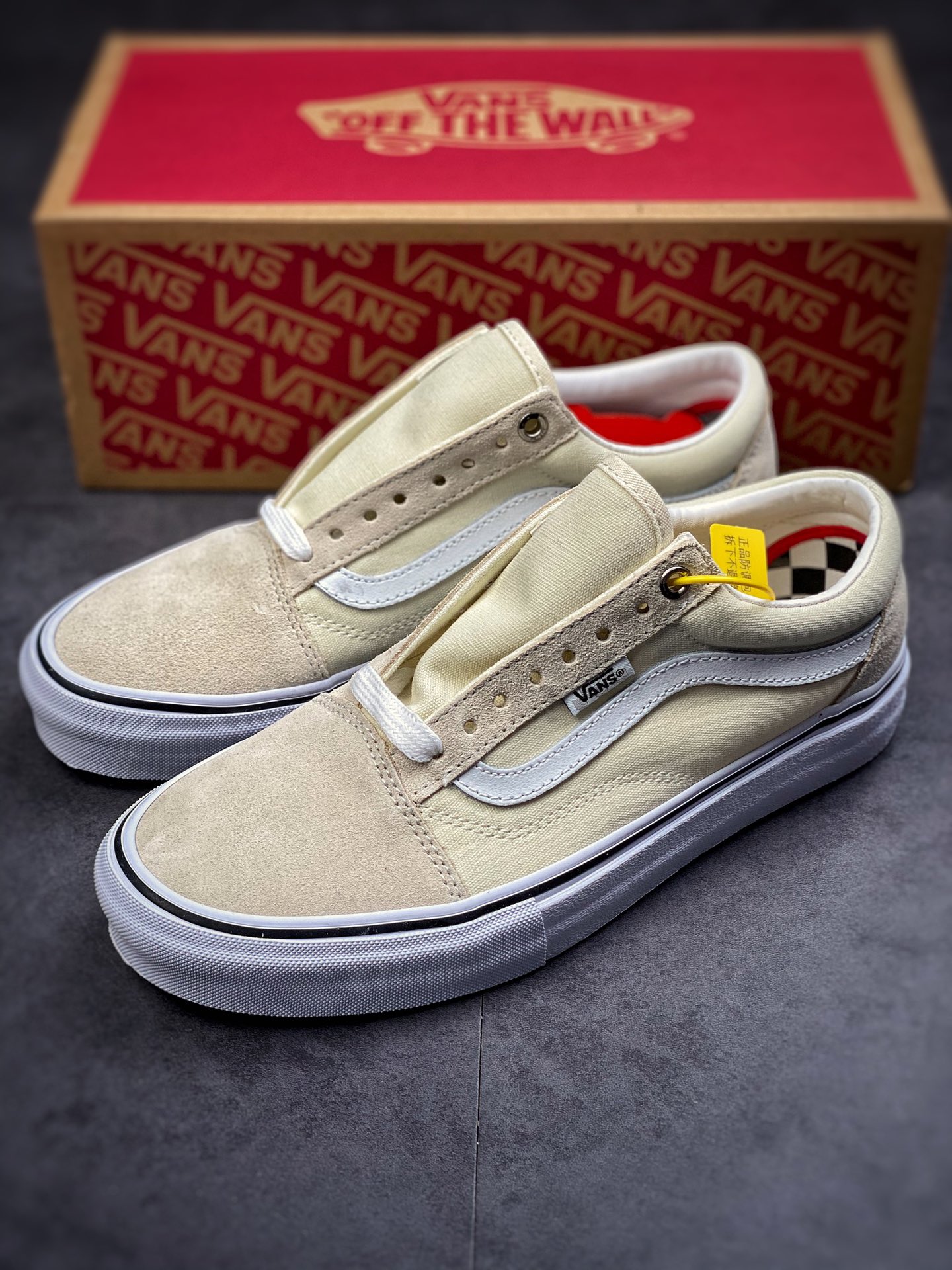 Vans Old Skool Beige Low Top Casual Fashion Vulcanized Sneakers VNOA4PSGF16