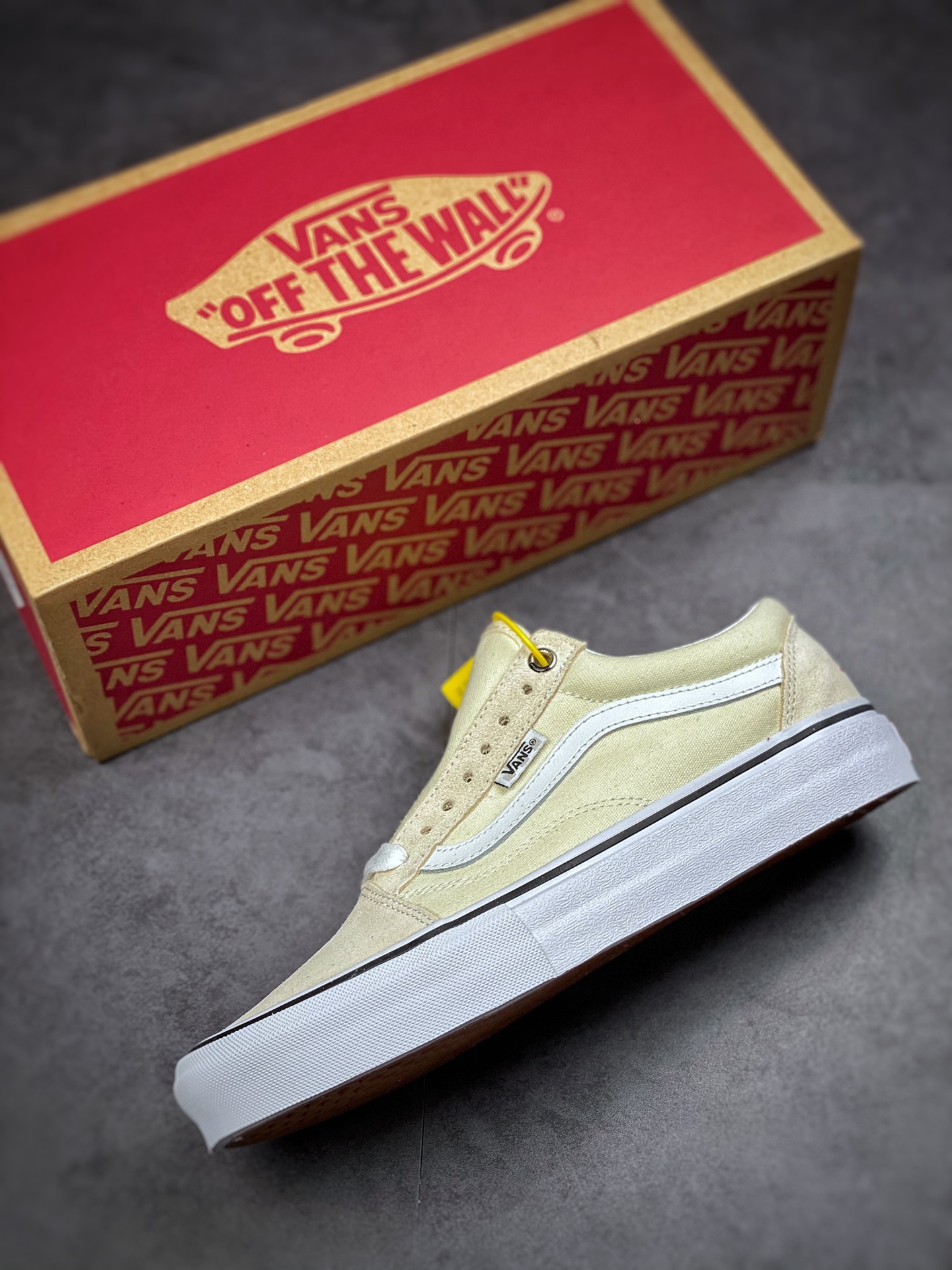 Vans Old Skool Beige Low Top Casual Fashion Vulcanized Sneakers VNOA4PSGF16