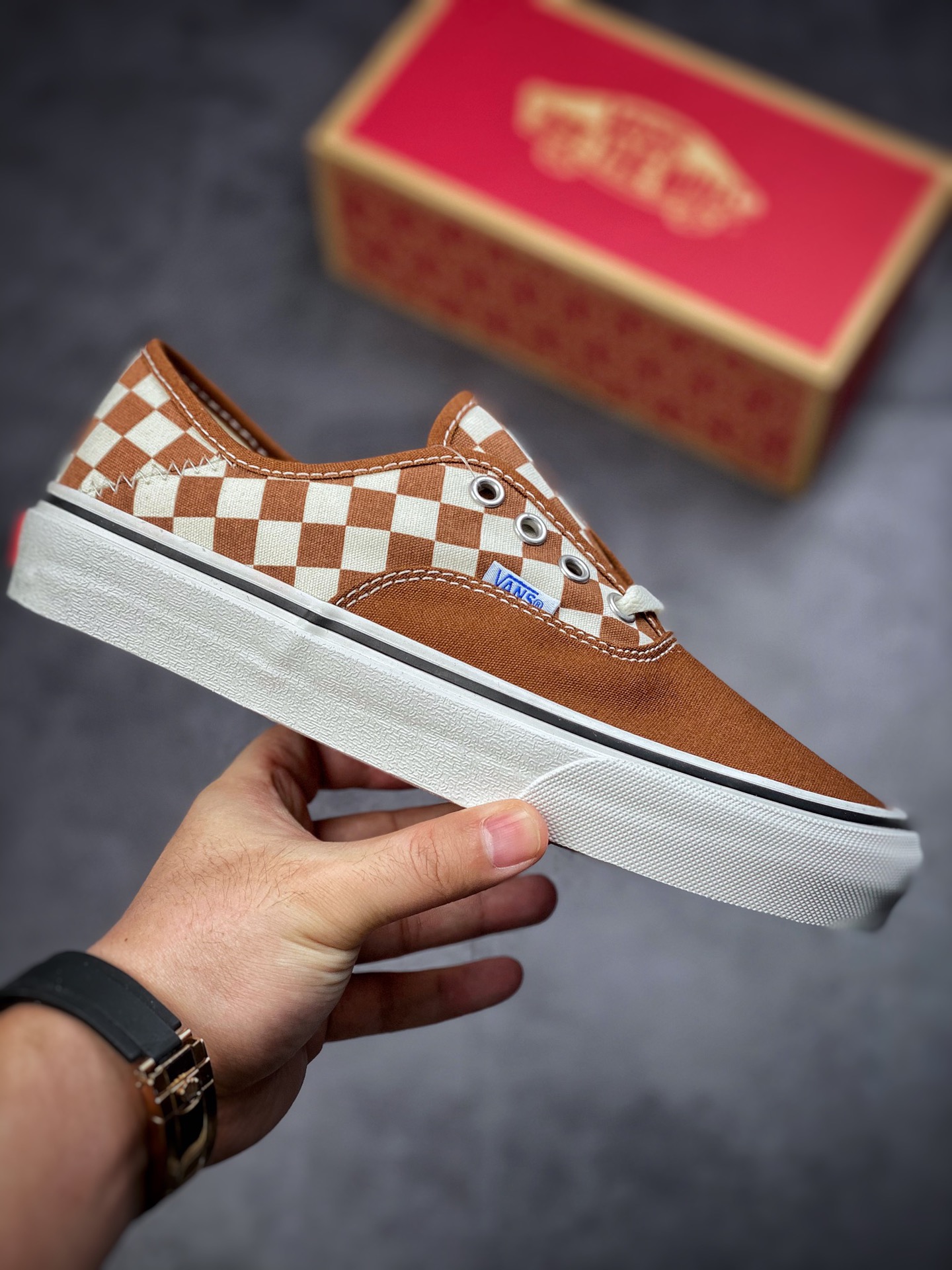 Vans Fans Official Authentic Qiao Brown Retro Modern Fan ”Grid” Open VN0A5HYPAXS