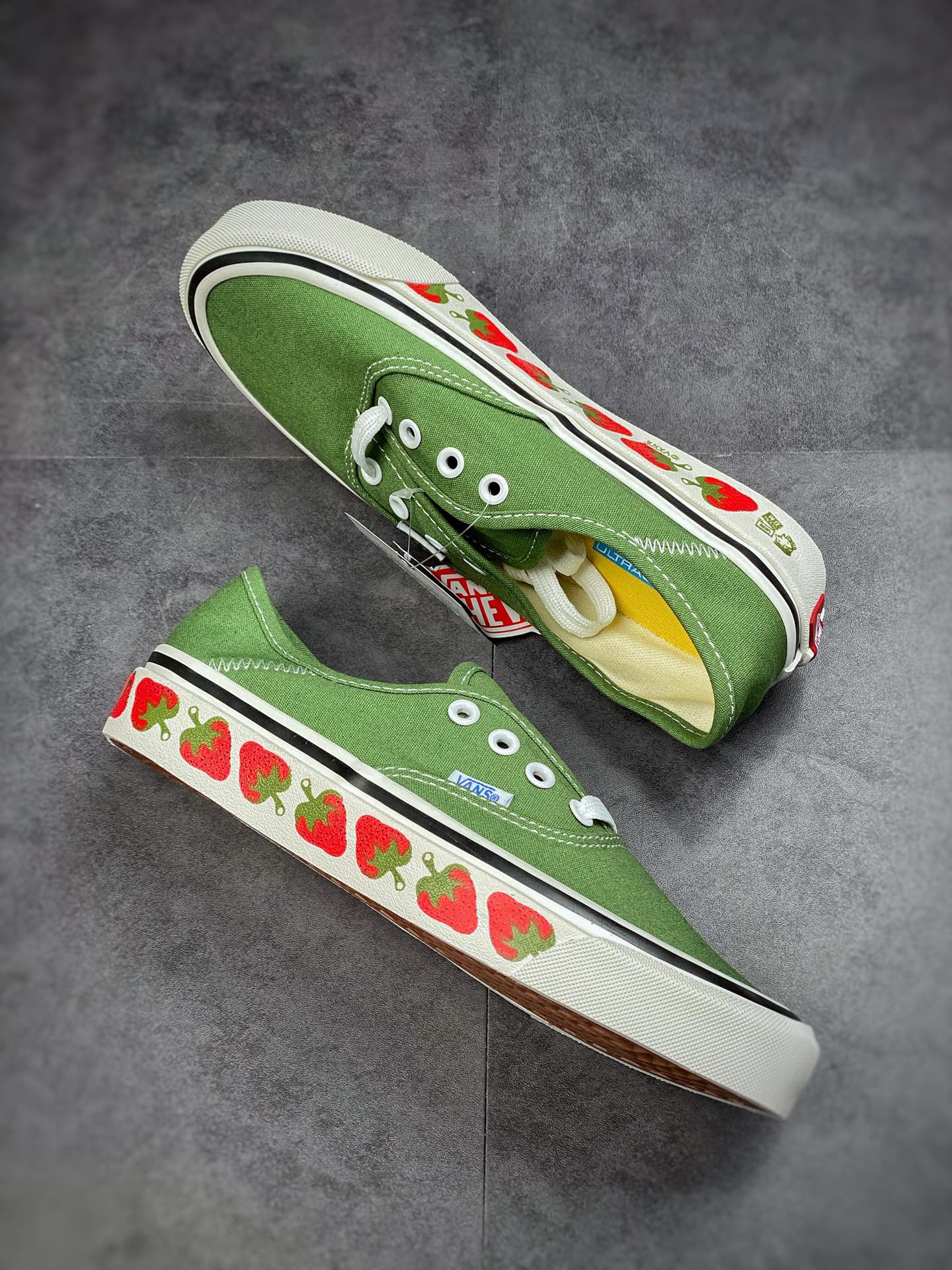 VANS Authentic SF series green strawberry printed canvas casual shoes VN0A3MU6VL9