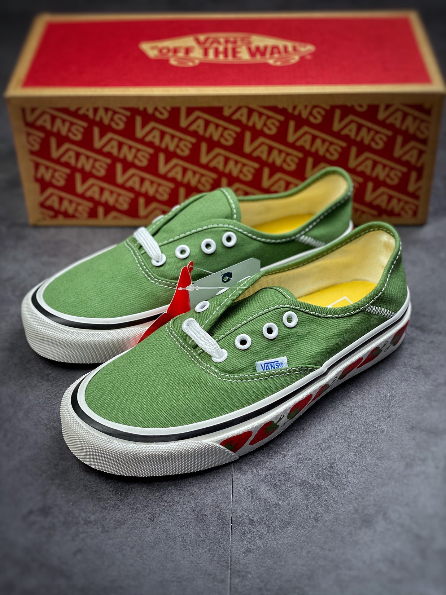 VANS Authentic SF series green strawberry printed canvas casual shoes VN0A3MU6VL9