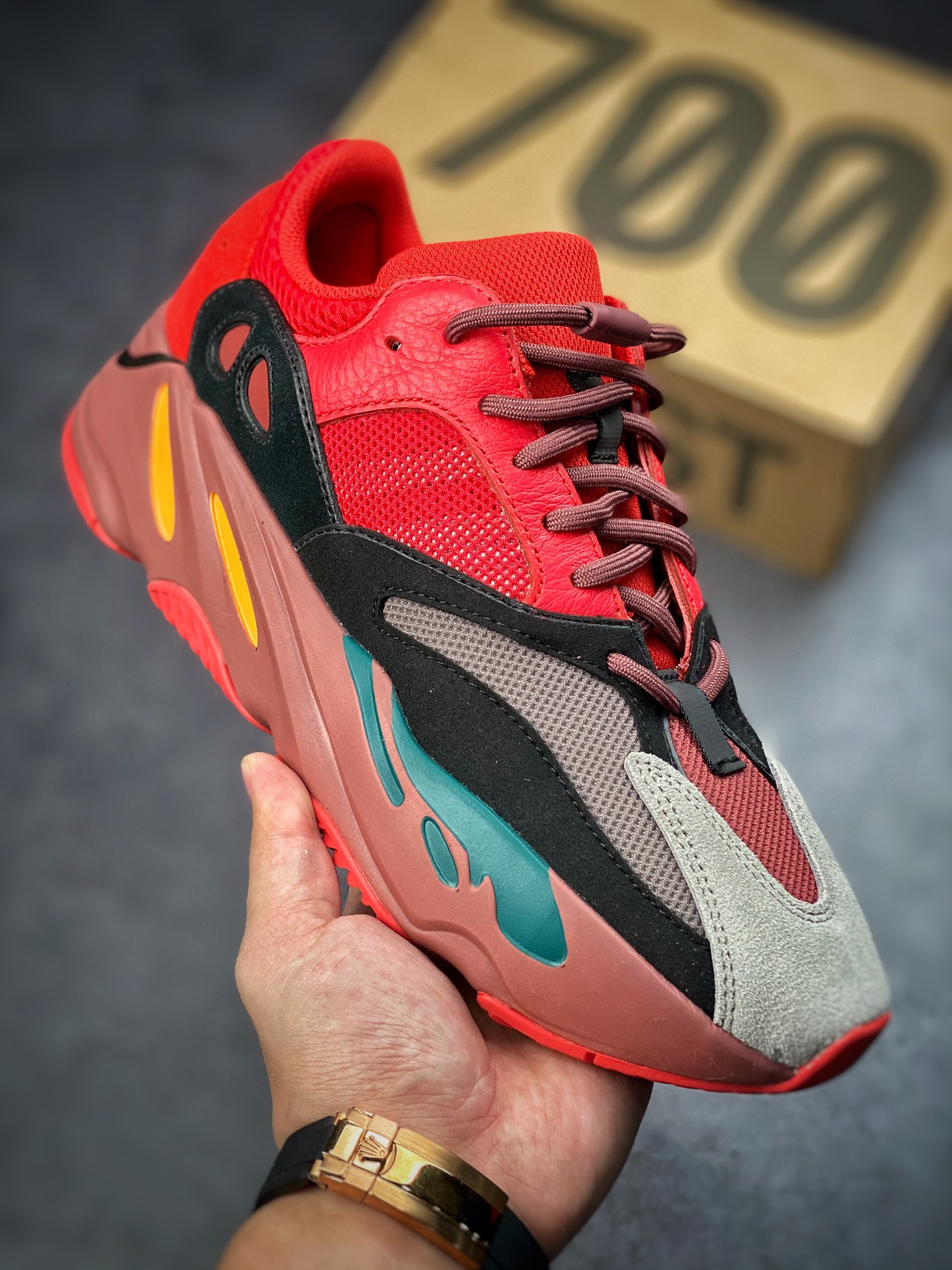 Adidas Yeezy 700 V2 ”Hi-Res Red” HQ6979