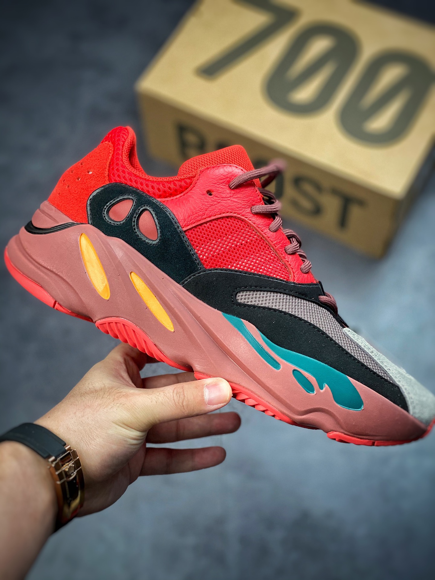 Adidas Yeezy 700 V2 ”Hi-Res Red” HQ6979