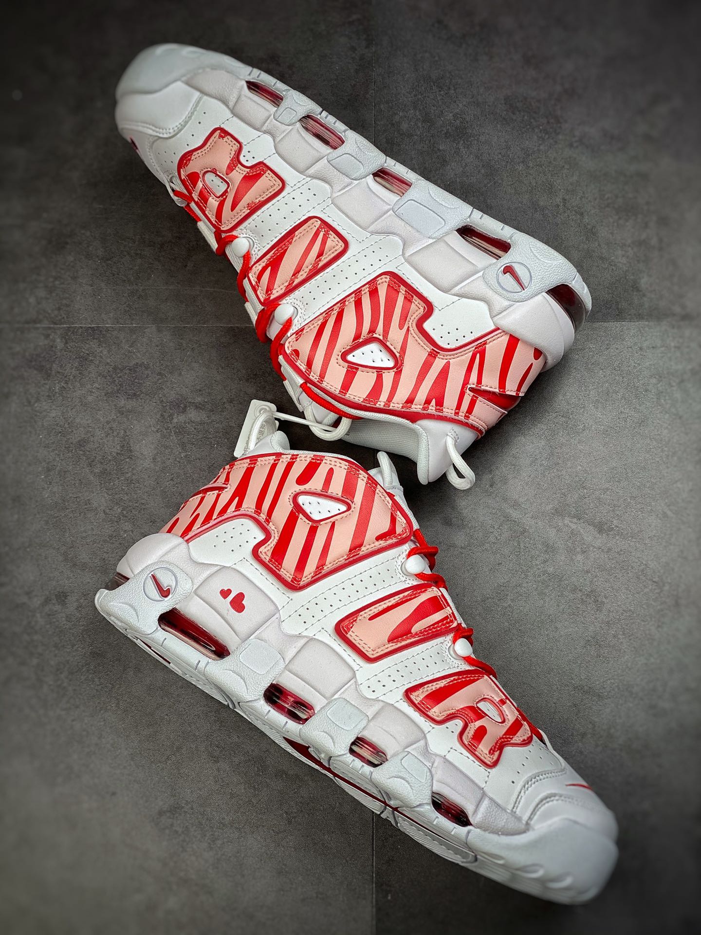 Air More Uptempo Tiger white and red represents the highest version of Pippen 921948-102