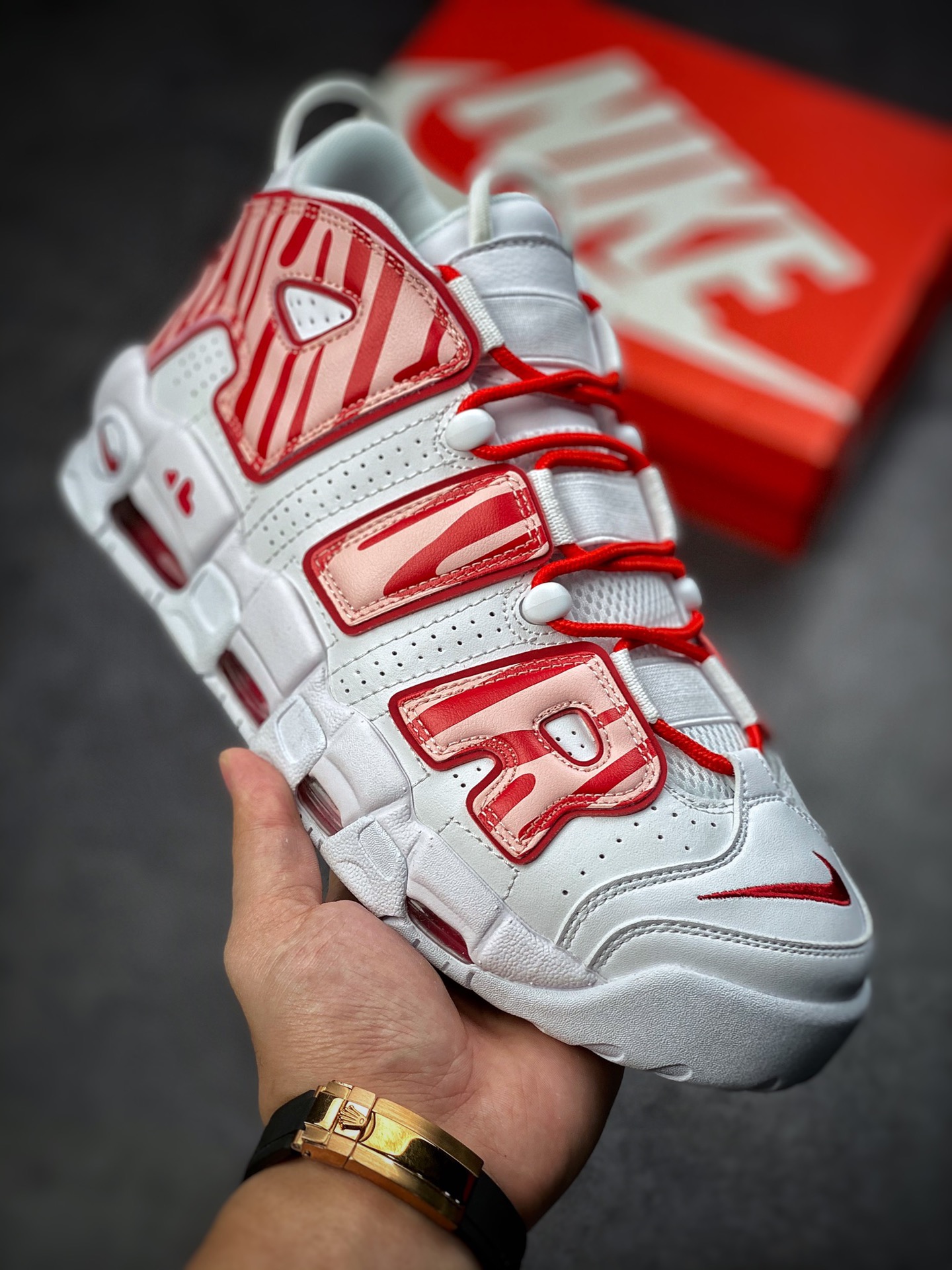 Air More Uptempo Tiger white and red represents the highest version of Pippen 921948-102