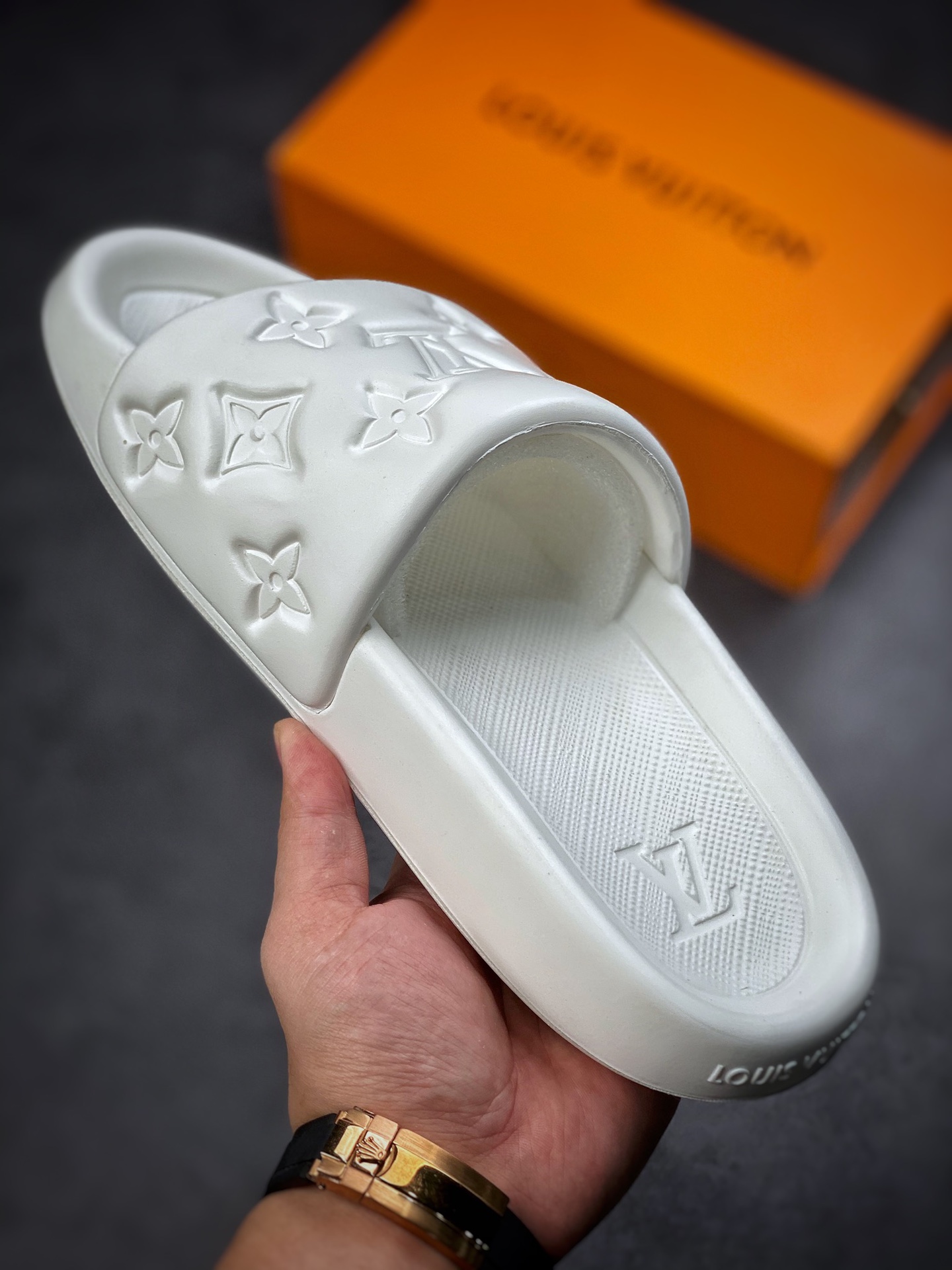 Louis Vuitton LV summer new casual slippers