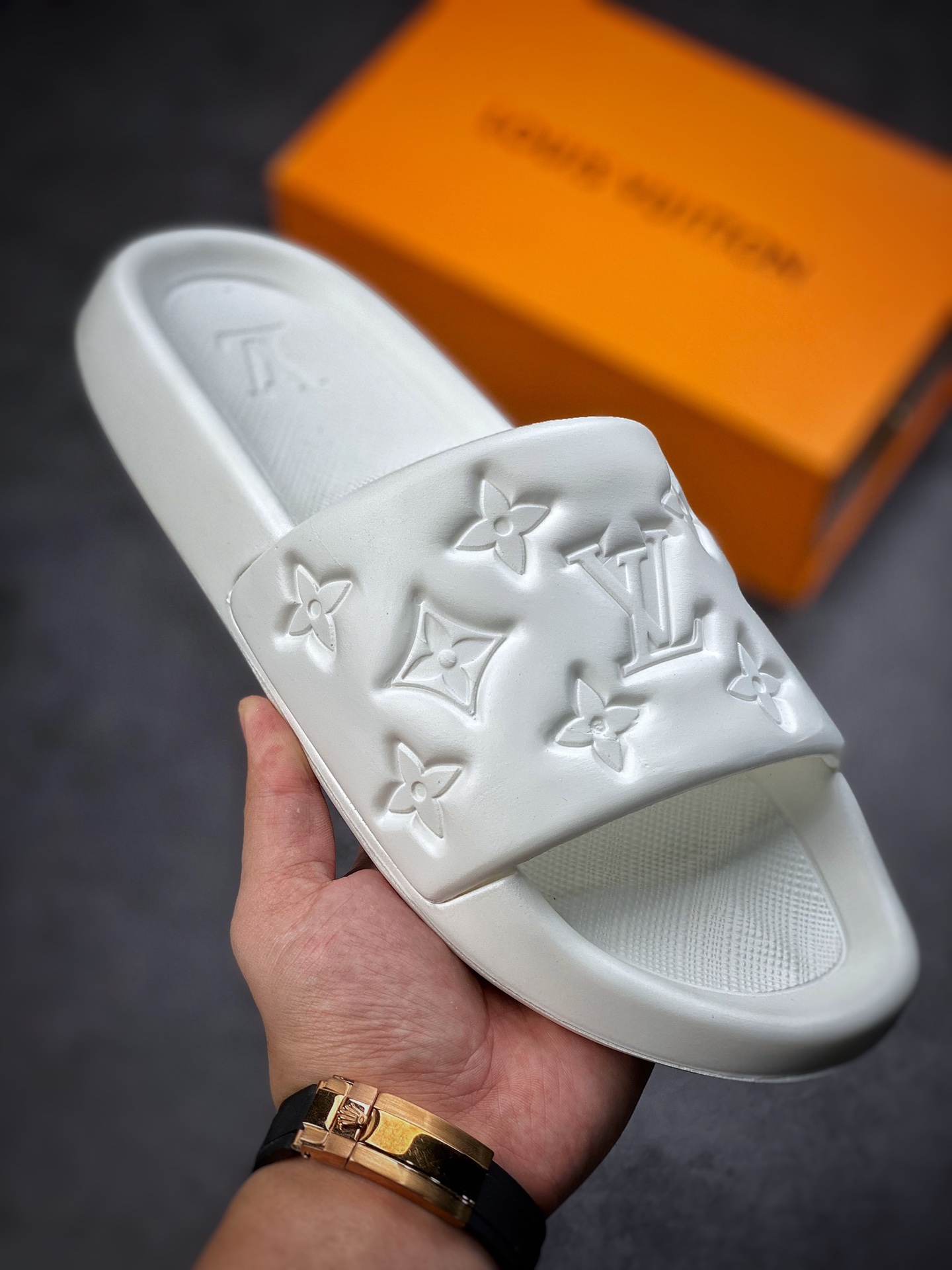 Louis Vuitton LV summer new casual slippers