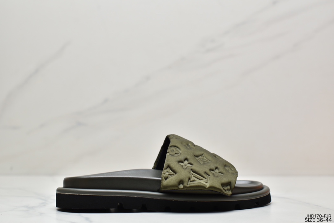 Louis Vuitton LV summer new casual slippers