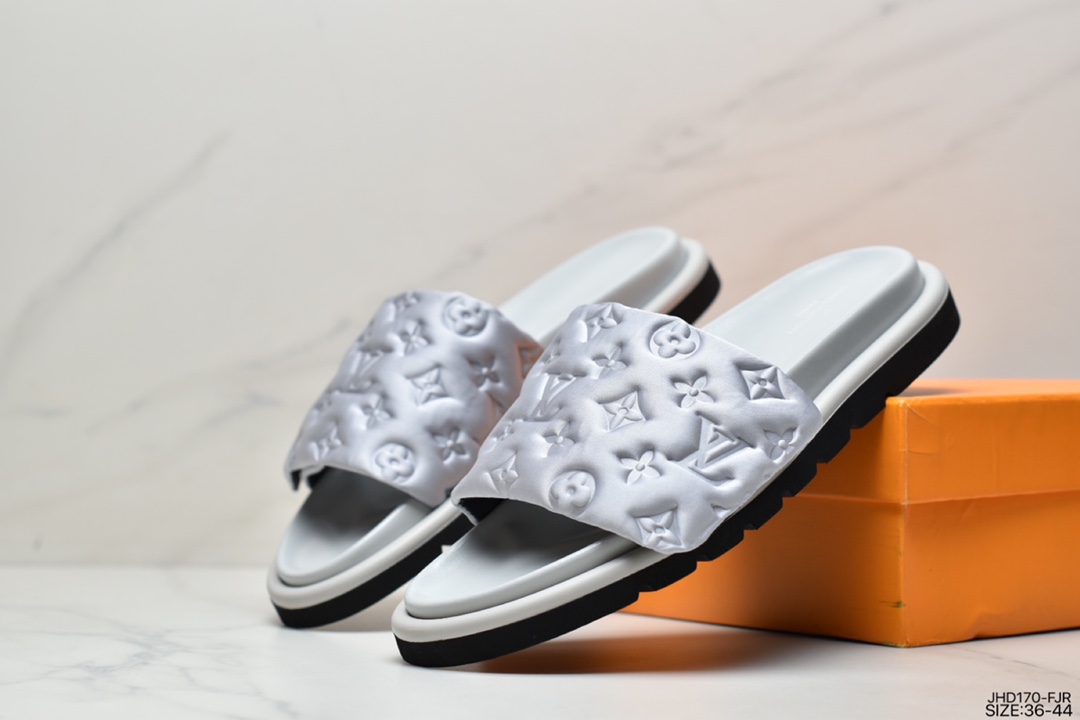 Louis Vuitton LV summer new casual slippers