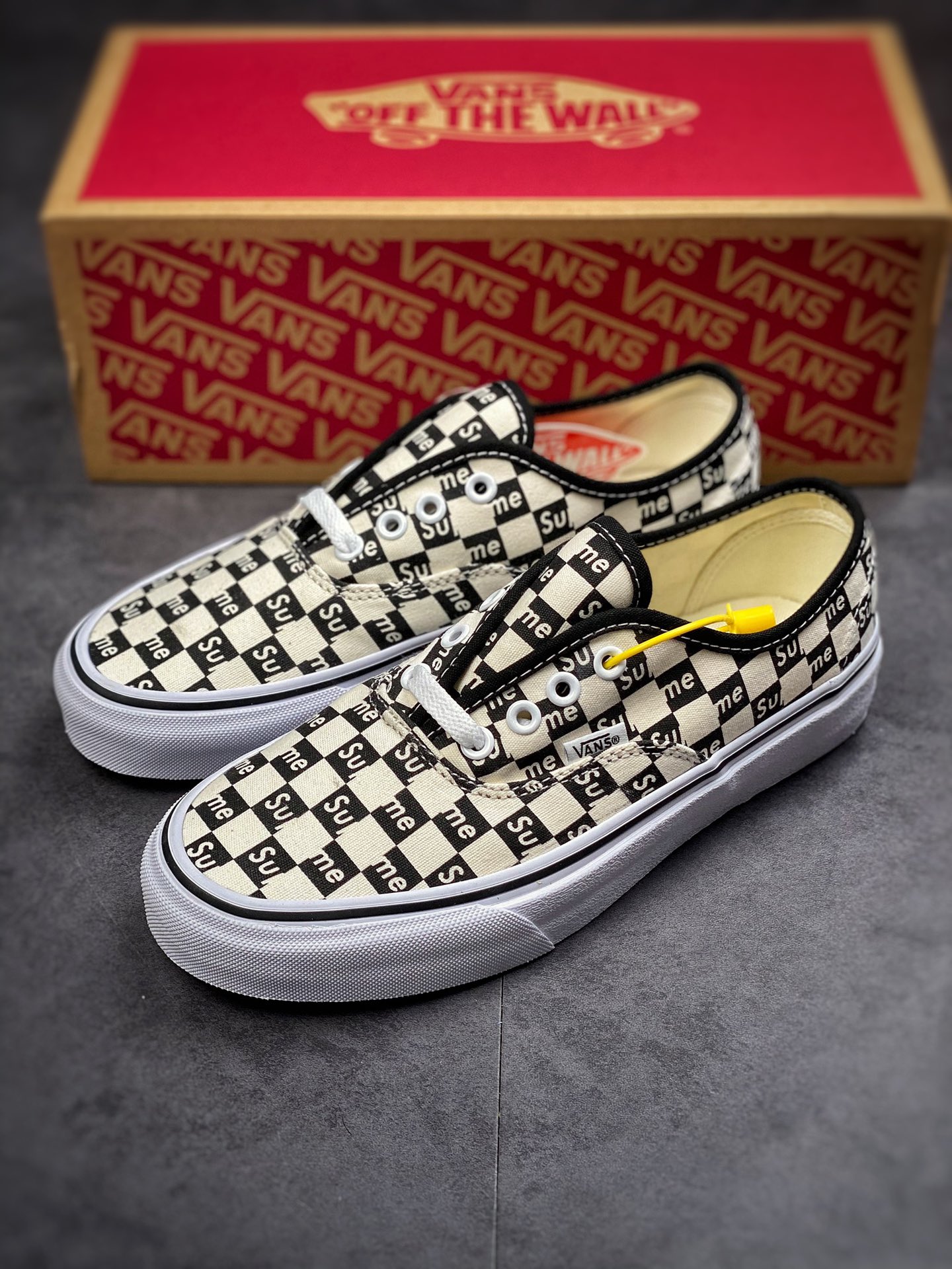 Supreme x Vans Authentic Pro casual fashion sneakers for men and women