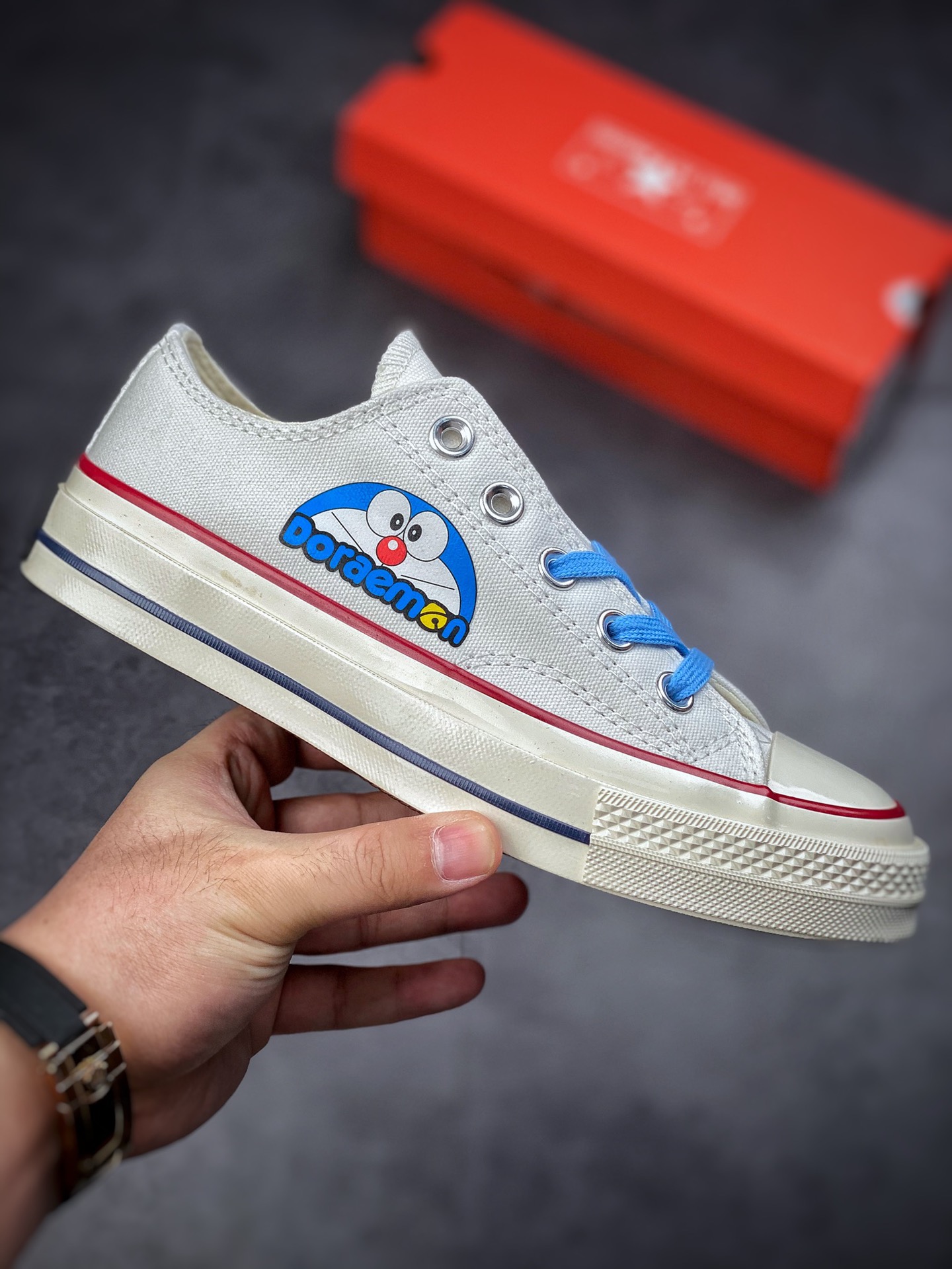 Doraemon low gang graffiti joint white Converse Chuck 1970s animation joint