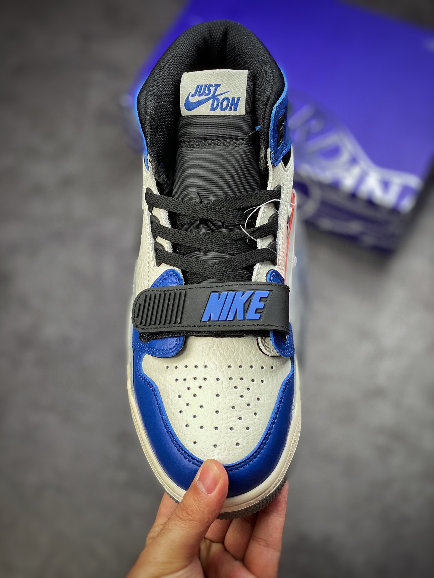 The first layer of leather to create the market's strongest craftsmanship Air Jordan Legacy 312 high-top basketball shoes black and blue AQ4160-104