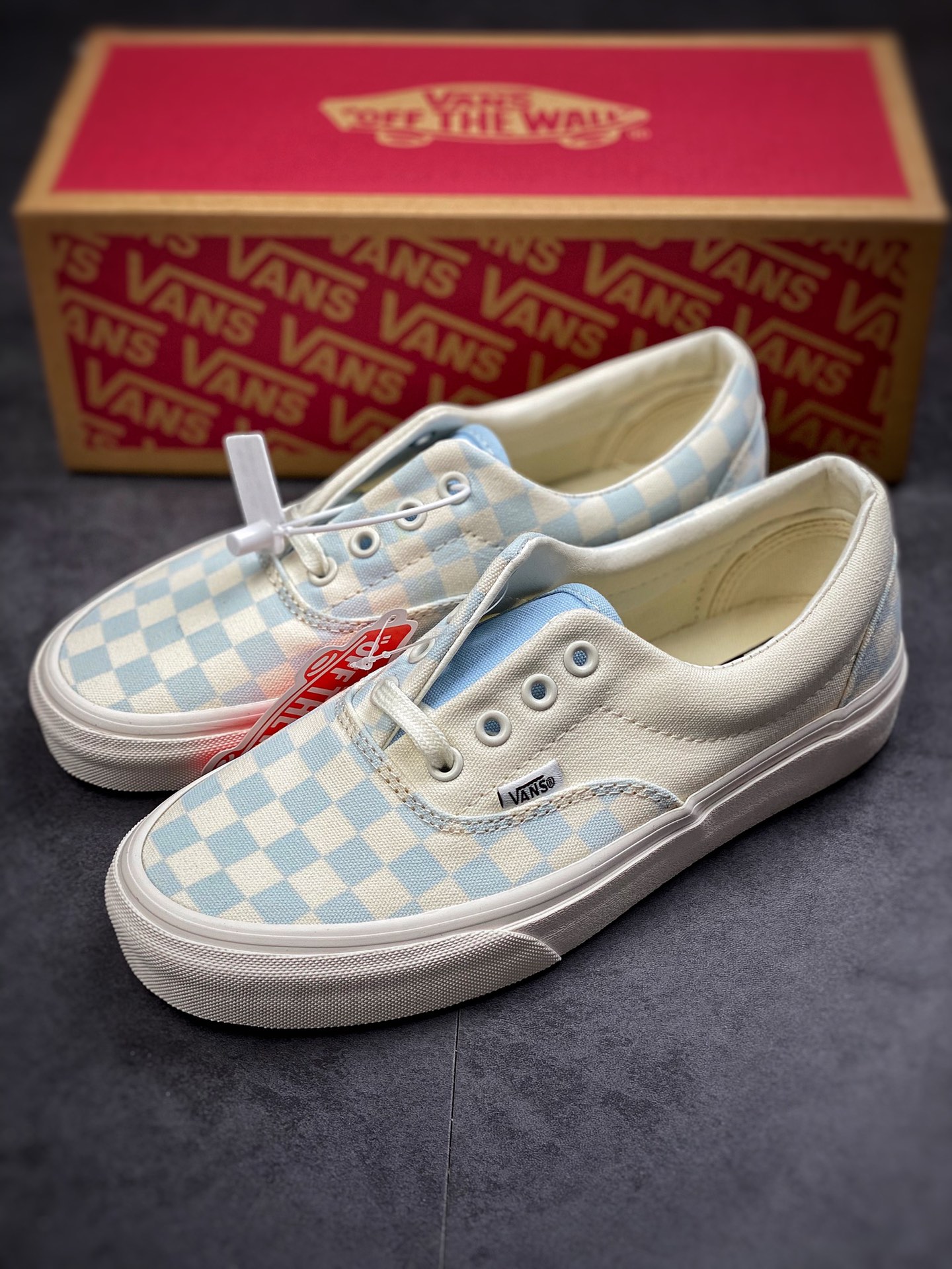 Vulcanization process/Vans era mandarin ducks, white and blue checkerboards are coming