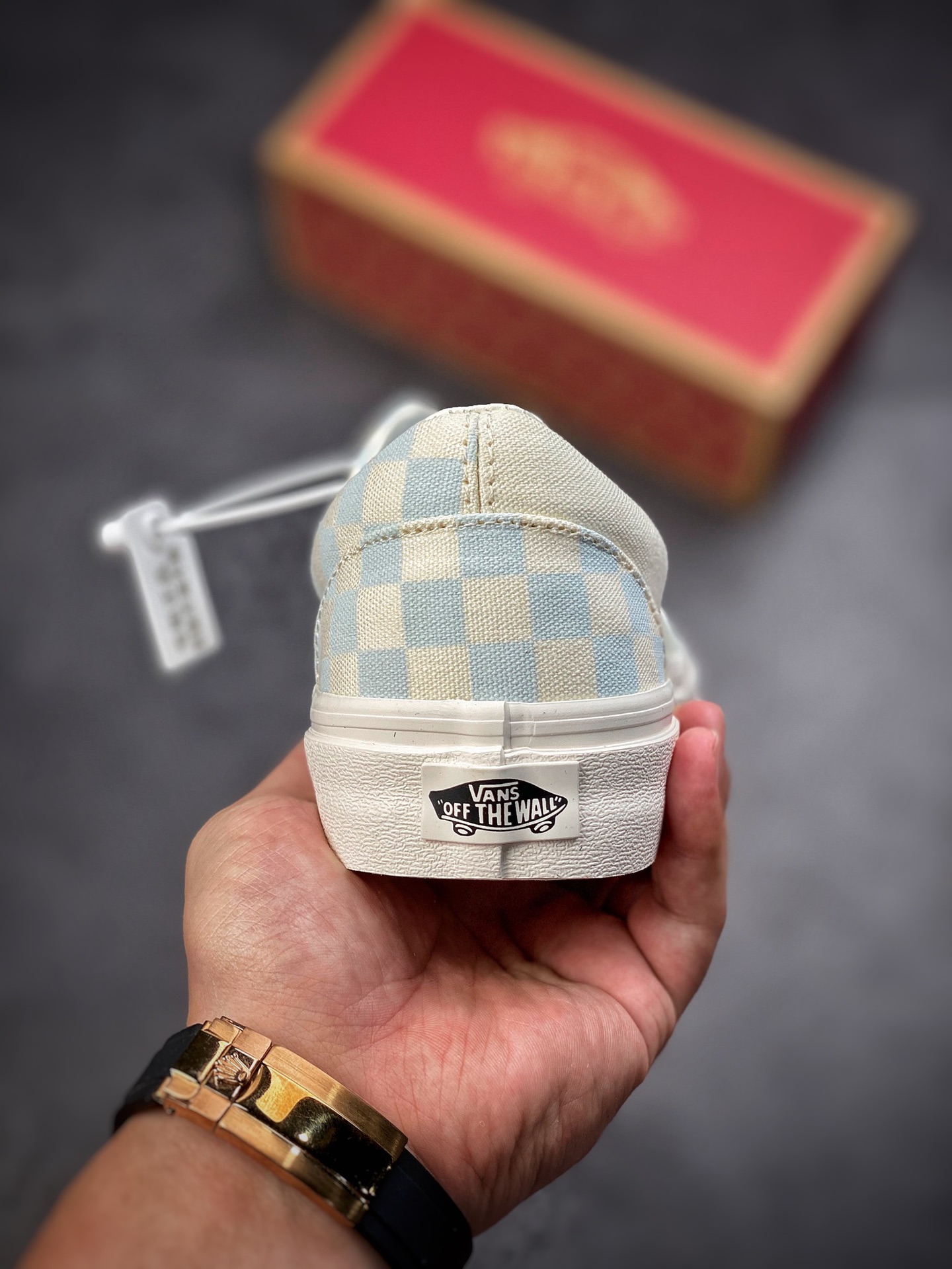 Vulcanization process/Vans era mandarin ducks, white and blue checkerboards are coming