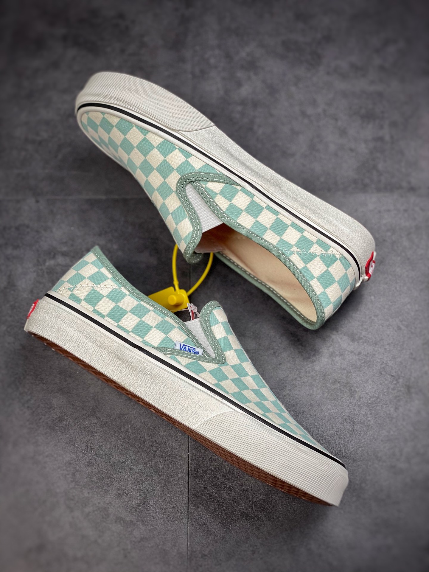 Vans Vans official Slip-On milk green checkerboard Japanese retro men's and women's shoes canvas shoes VN0A5HYQB80