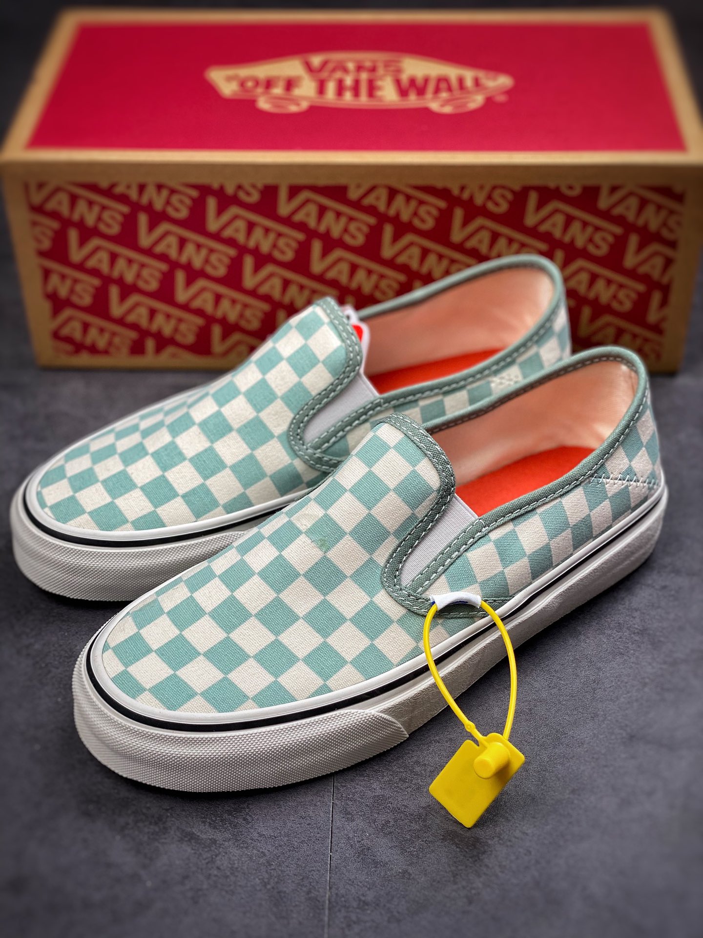 Vans Vans official Slip-On milk green checkerboard Japanese retro men's and women's shoes canvas shoes VN0A5HYQB80