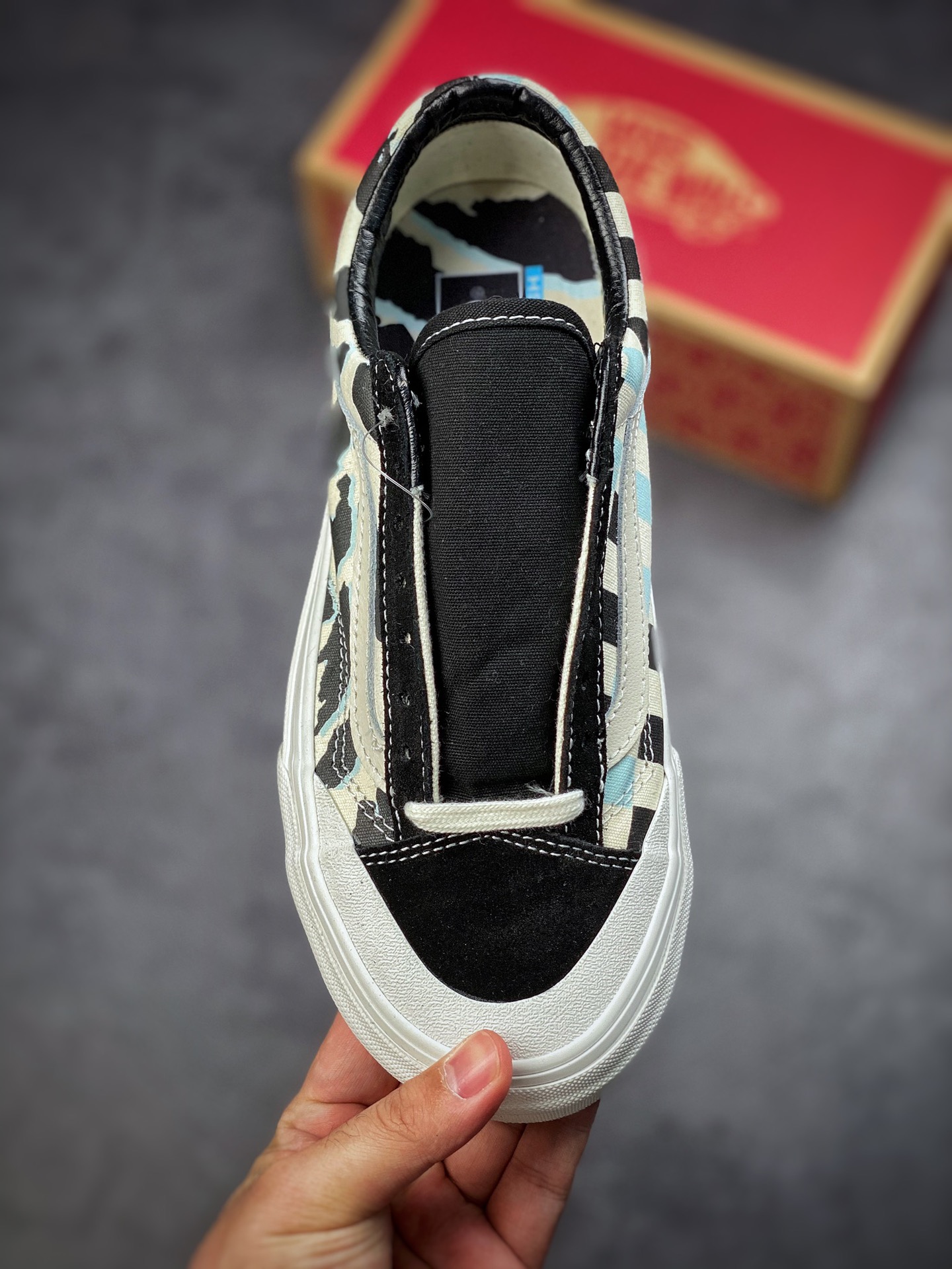 Vans Style 36 Decor Quan Zhilong Small Head Killer Whale Collection