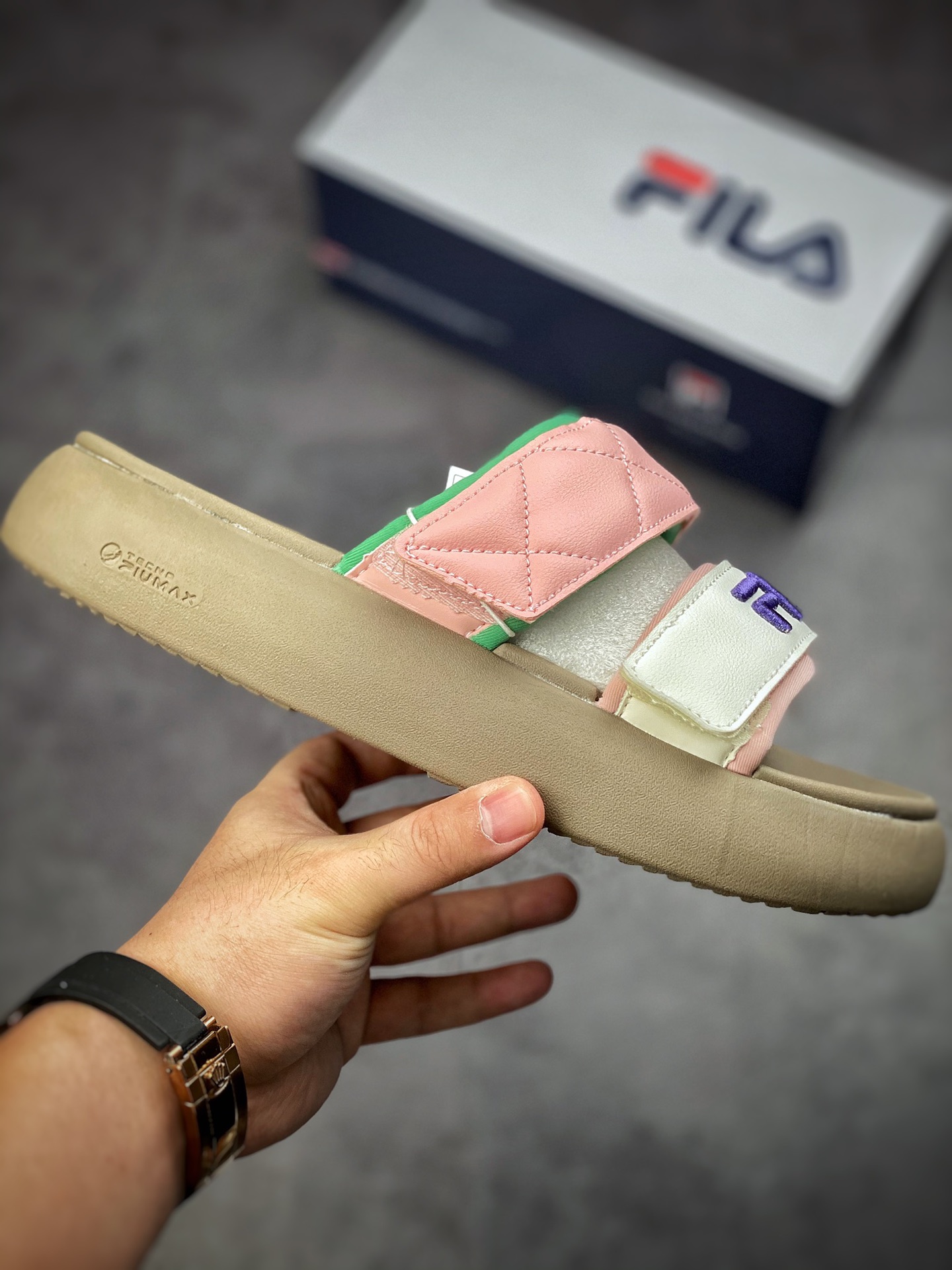 FILA Modern Series Women's Slippers Donuts 2022 Summer New Thick Sole Beach Shoes Velcro Casual Shoes F12W221503FGS