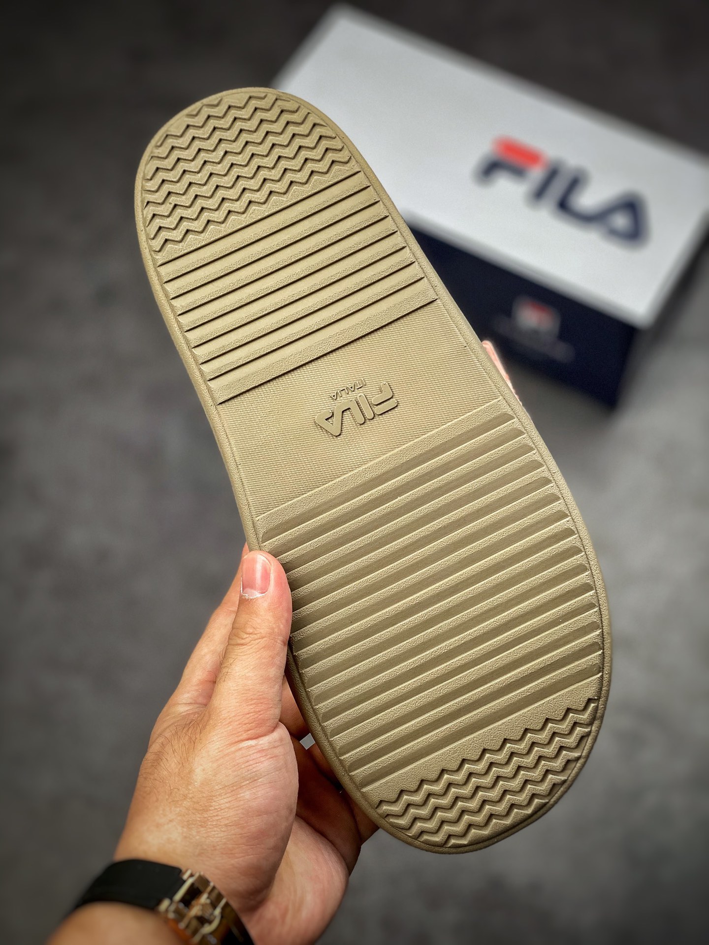 FILA Modern Series Women's Slippers Donuts 2022 Summer New Thick Sole Beach Shoes Velcro Casual Shoes F12W221503FGS