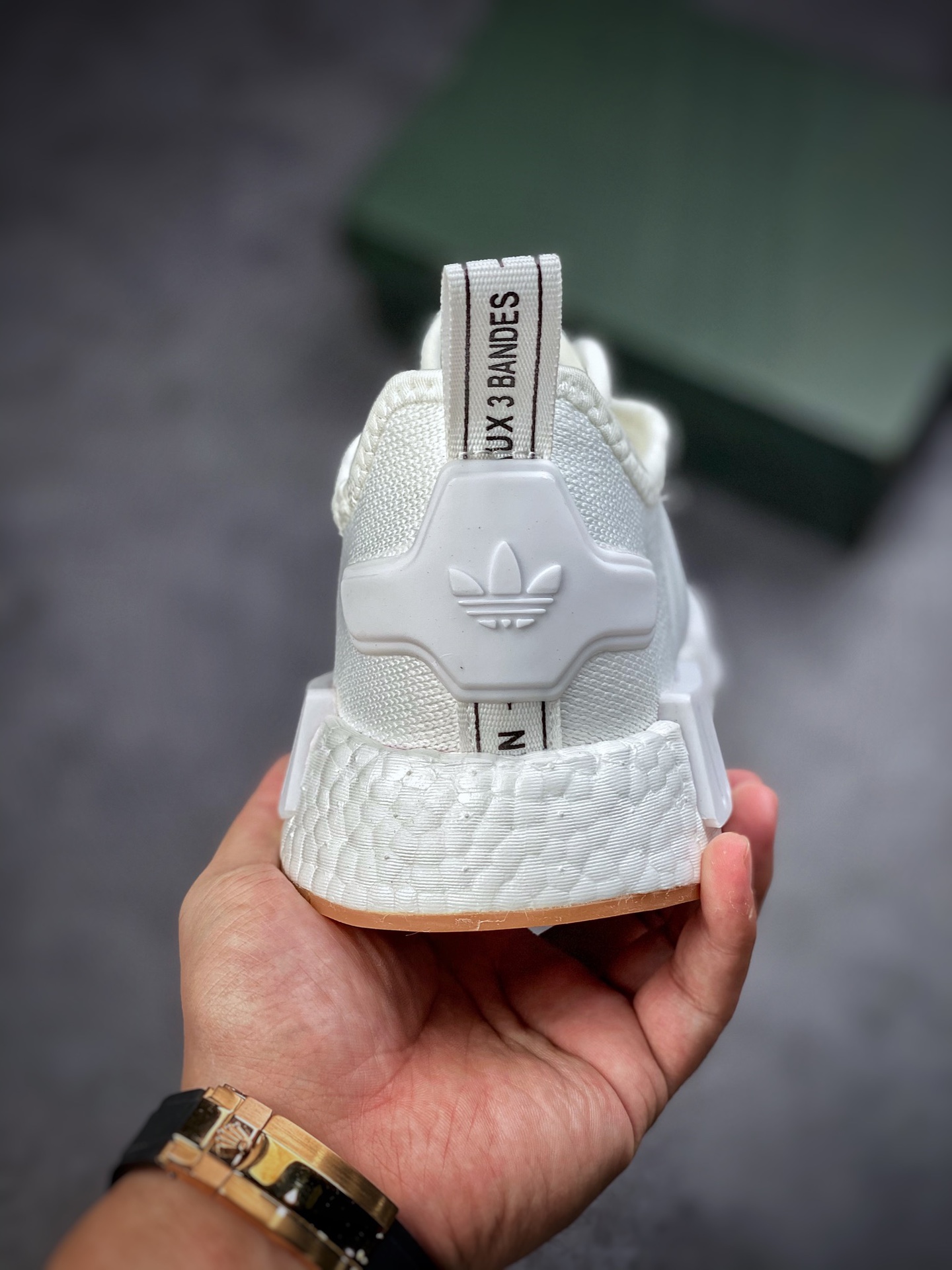 Adidas NMD _R1 white tiger flutter version counters simultaneously on the shelves GZ9260