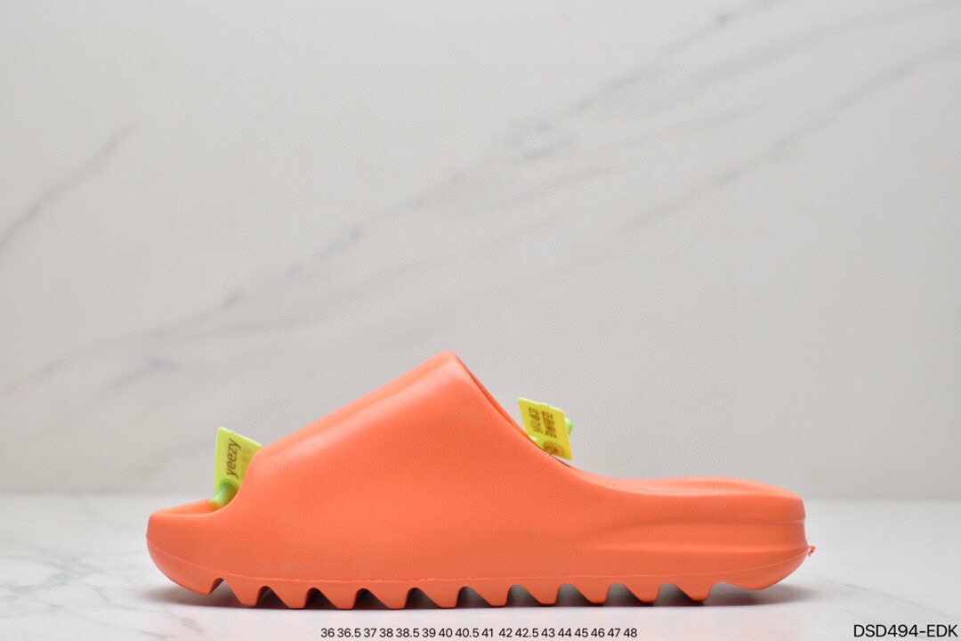 Kanye West reunites with Kanye West x Adidas Yeezy Slide ”Bone” yeezy outdoor style beach wading all-match sports wear slippers and slippers Item: FV8425 Size: 36-48 ID: DSD494-FDH