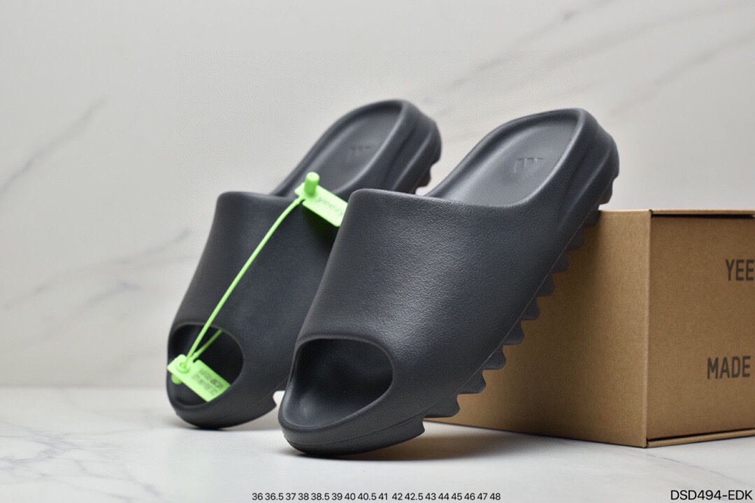 Kanye West reunites with Kanye West x Adidas Yeezy Slide ”Bone” yeezy outdoor style beach wading all-match sports wear slippers Slippers Article Number: FV8425 Size: 36-48 ID: DSD494-EDK