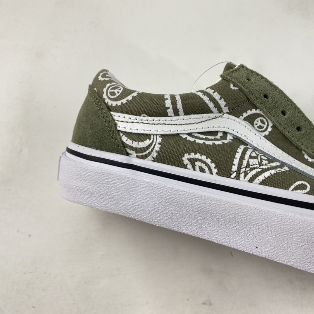 Vans Old Skool Vans Official Army Green Cashew Flower Low Sneakers VN0A5KRFB0F