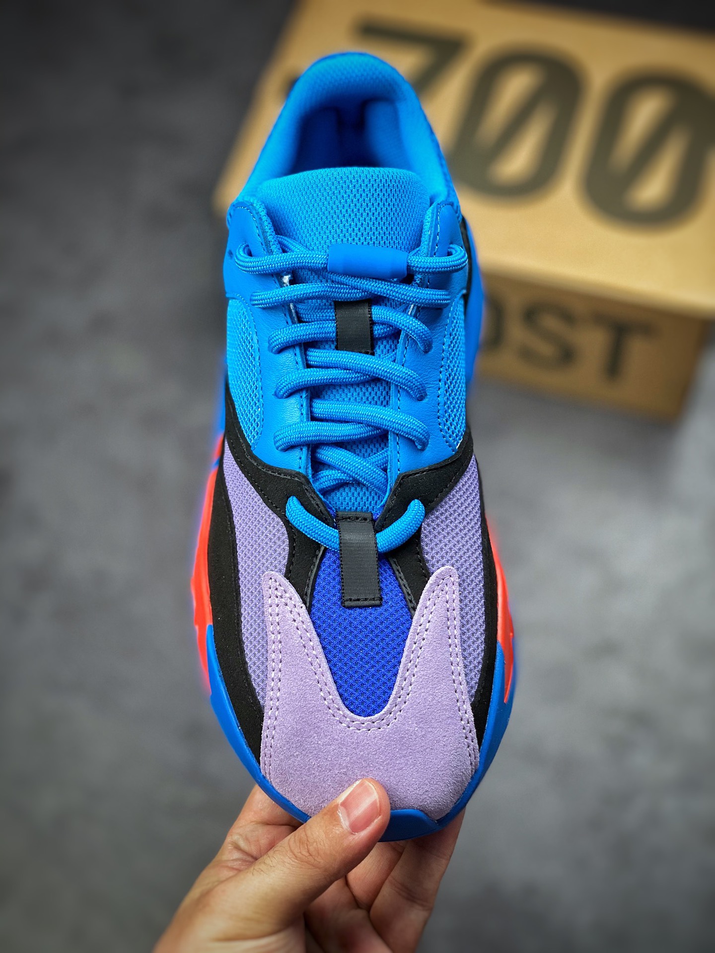 350 Adidas Yeezy 700 V2 ”Hi-Res Blue”蓝黑红 HP6674