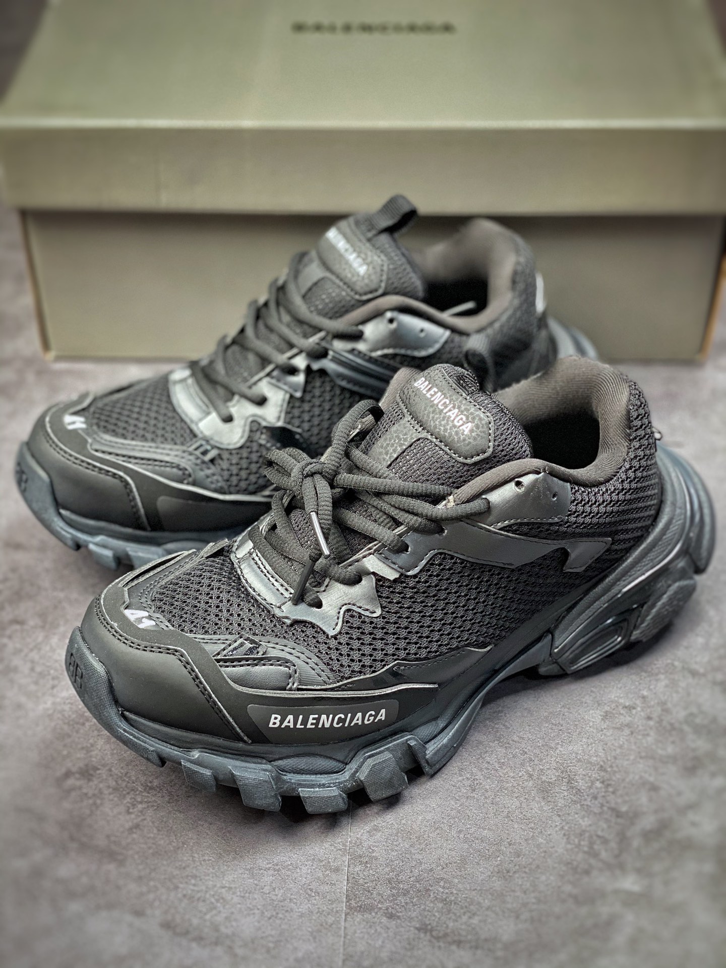 450 BALENCIAGA Track Trainers 3.0代简版系列低帮慢跑鞋700875 W3RF1 1090