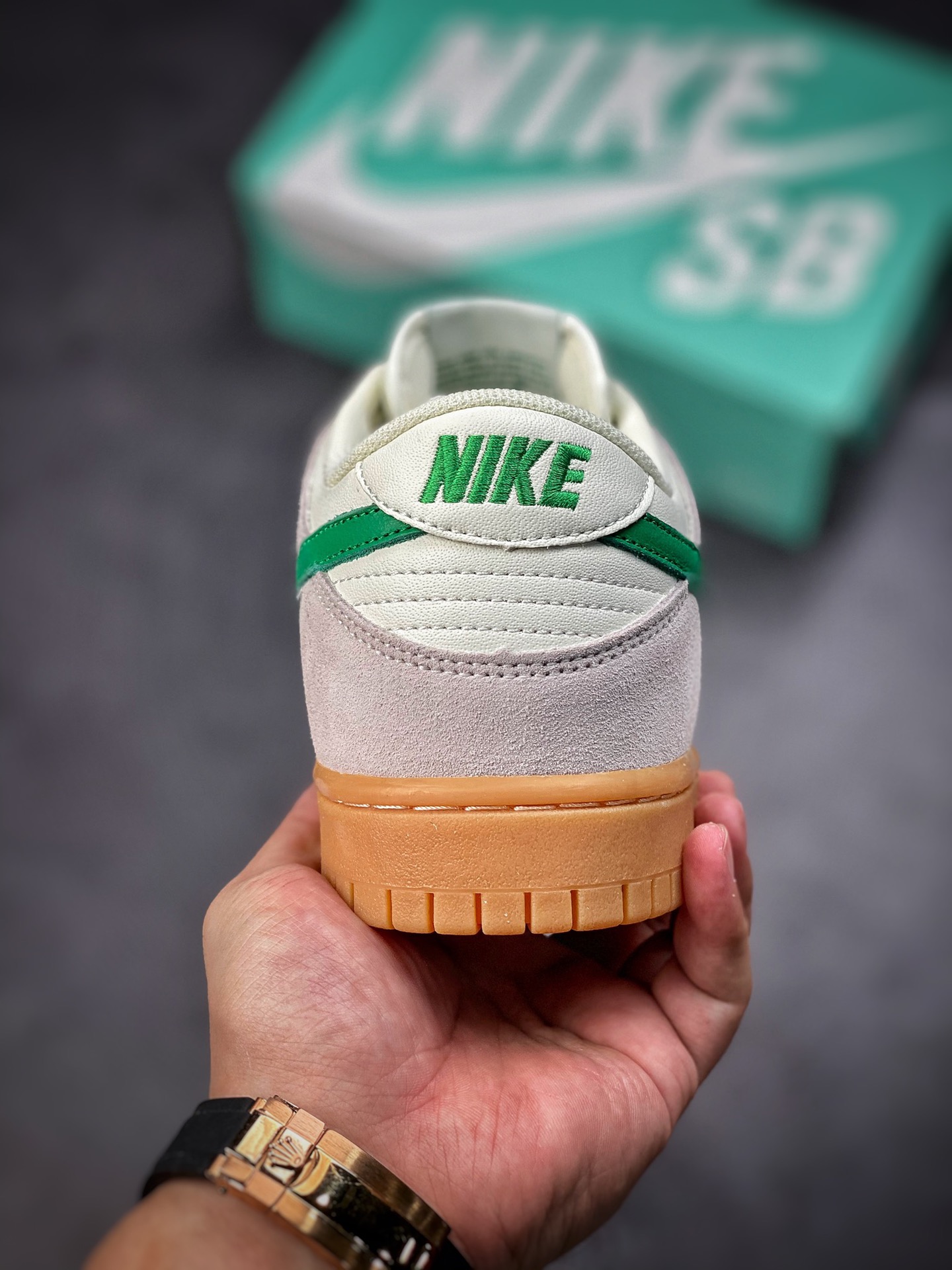 Nike SB Dunk low imported head layer re-engraved classic gray green raw rubber 854866-121-Top High Quatity Cheap Sneakers Fashion Clothing Clothes Bags handbags Shoes of all Brand wholesale With The best Quality And Beautiful Price from China Factory Chinese suppliers wholesaler seller Nike SB Dunk low imported head layer re-engraved classic gray green raw rubber 854866-121