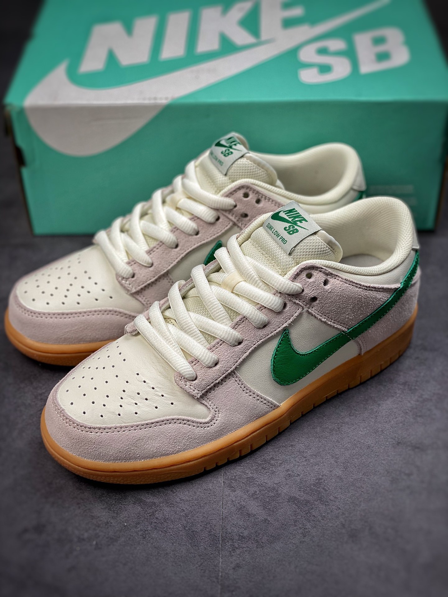 Nike SB Dunk low imported head layer re-engraved classic gray green raw rubber 854866-121-Top High Quatity Cheap Sneakers Fashion Clothing Clothes Bags handbags Shoes of all Brand wholesale With The best Quality And Beautiful Price from China Factory Chinese suppliers wholesaler seller Nike SB Dunk low imported head layer re-engraved classic gray green raw rubber 854866-121