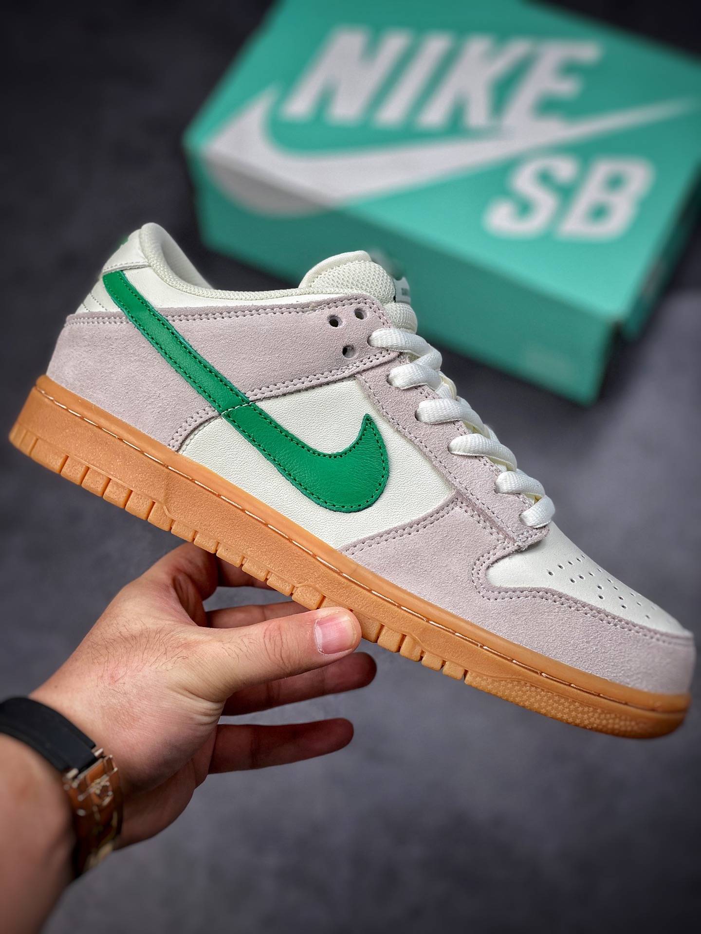 Nike SB Dunk low imported head layer re-engraved classic gray green raw rubber 854866-121-Top High Quatity Cheap Sneakers Fashion Clothing Clothes Bags handbags Shoes of all Brand wholesale With The best Quality And Beautiful Price from China Factory Chinese suppliers wholesaler seller Nike SB Dunk low imported head layer re-engraved classic gray green raw rubber 854866-121