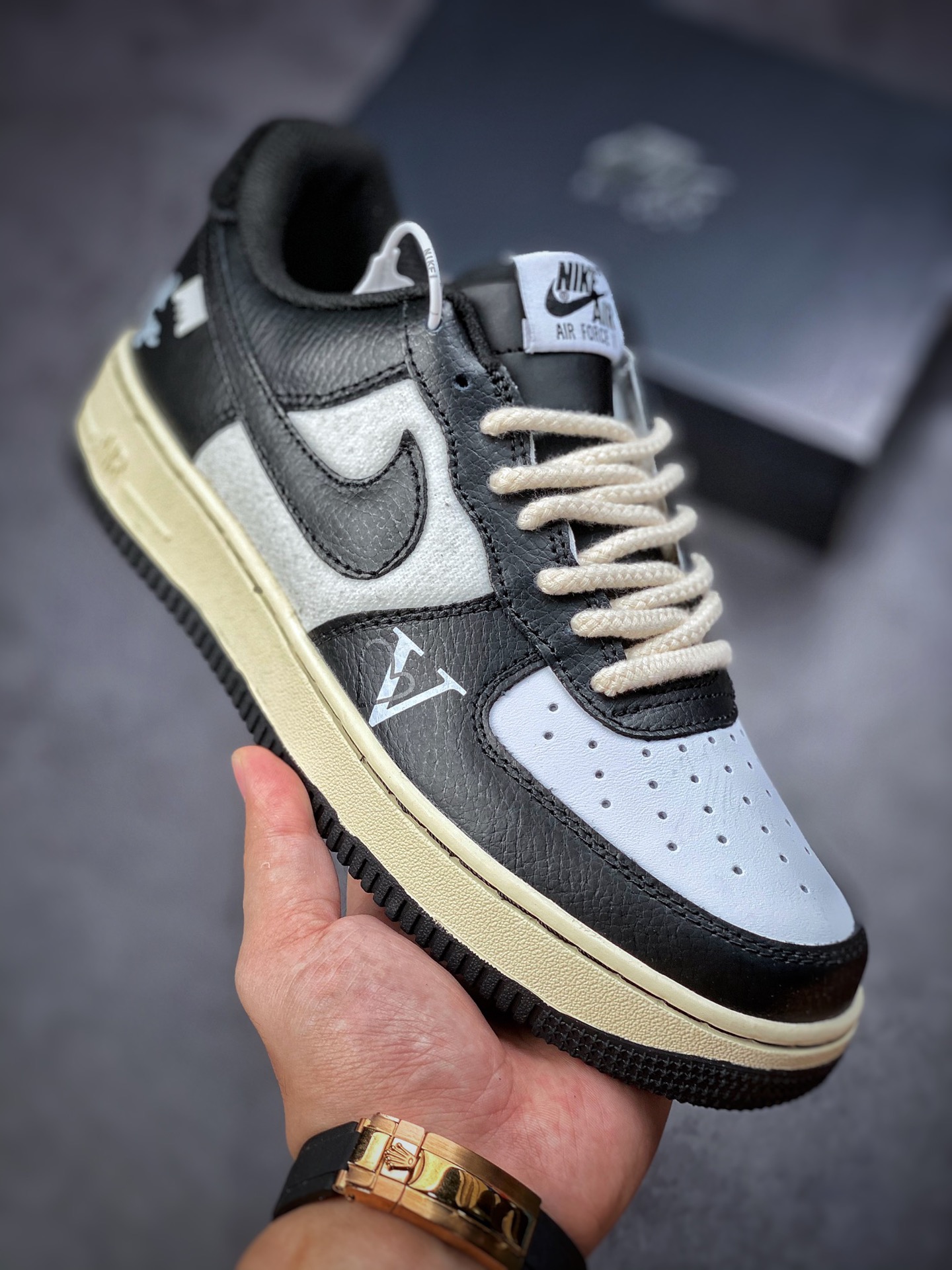 Nike Air Force 1 Low 07 Two-dimensional retro theme black and white graffiti DO5220-168