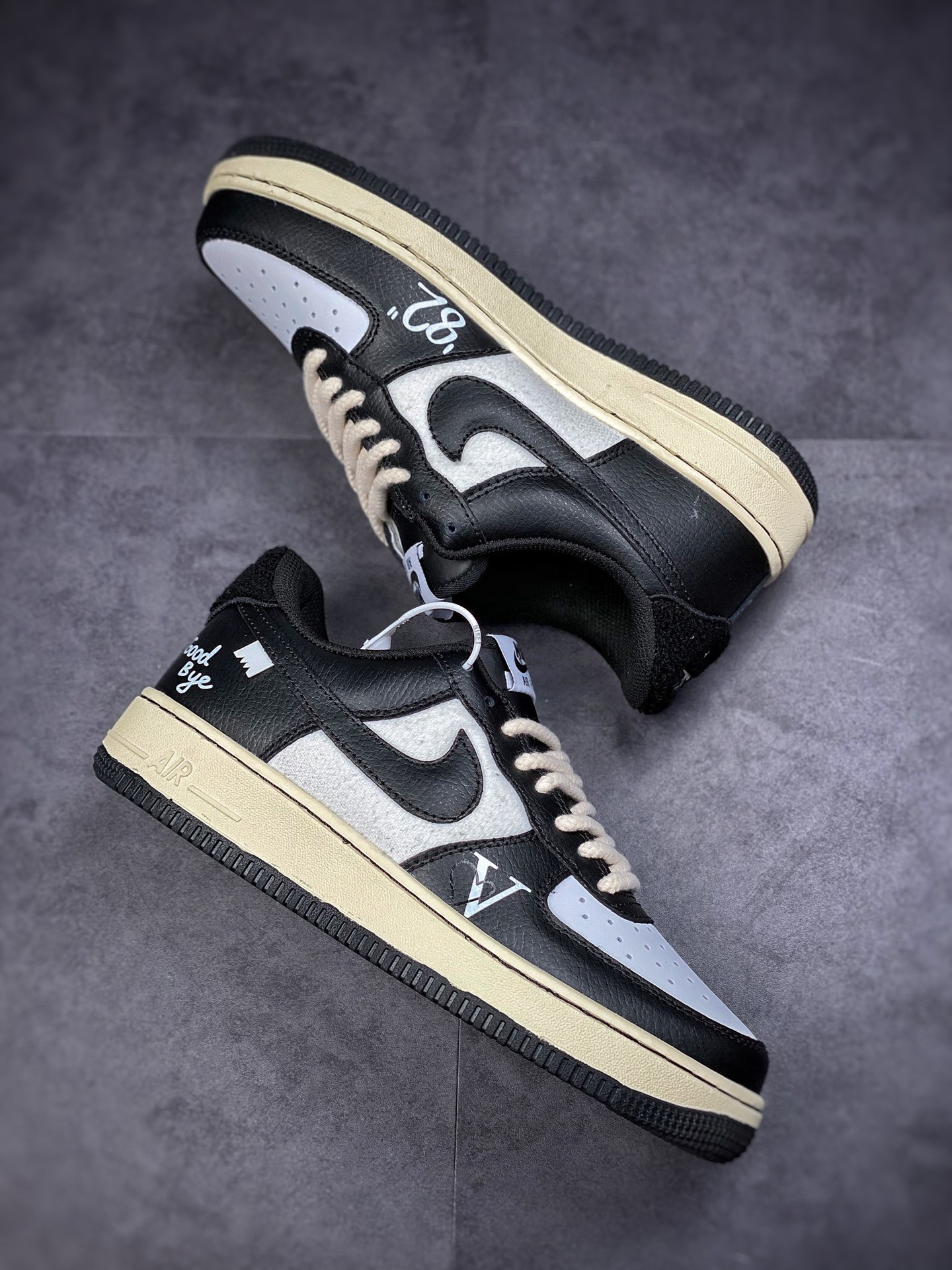 Nike Air Force 1 Low 07 Two-dimensional retro theme black and white graffiti DO5220-168