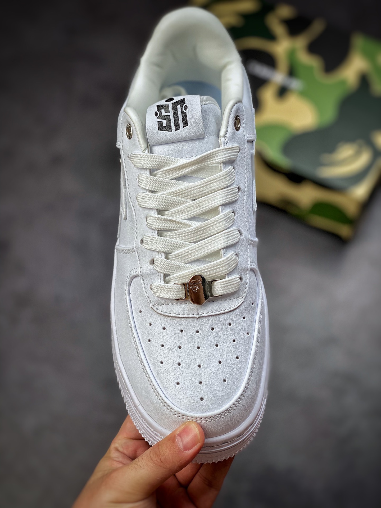 Bape Sta To Low star with the same ape head classic patent leather low-top sports casual sneakers