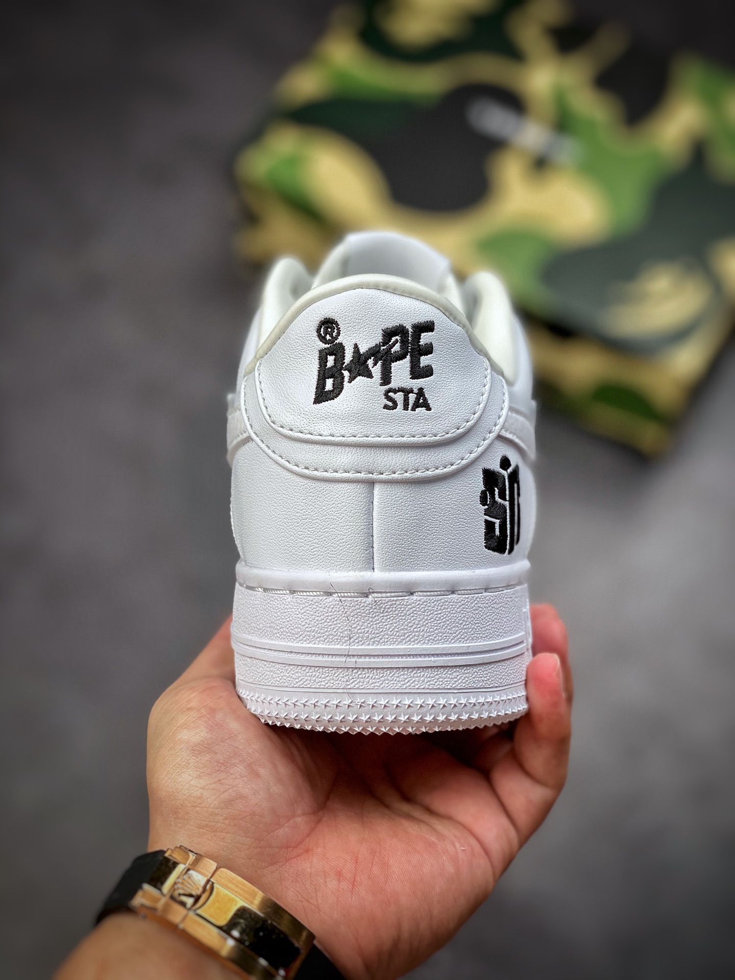 Bape Sta To Low star with the same ape head classic patent leather low-top sports casual sneakers