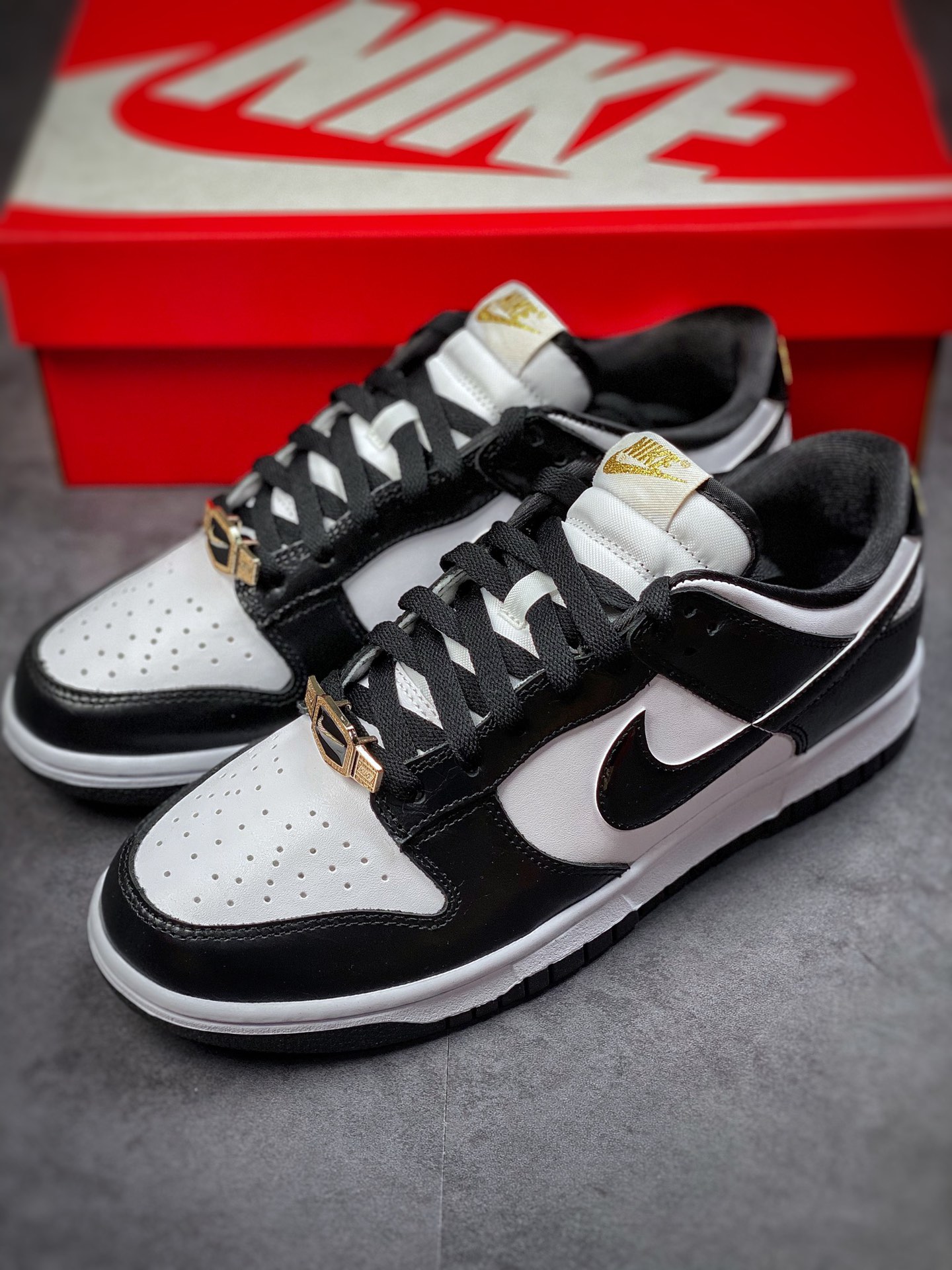 300 Nike Dunk Low ”World Champ” 世界冠军 史诗DR9511-100