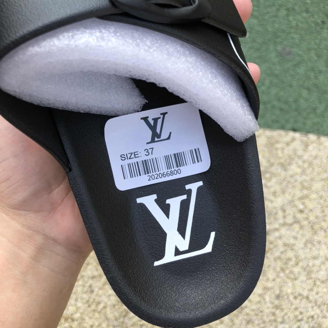 LV slippers black and white men's outdoor leisure slippers