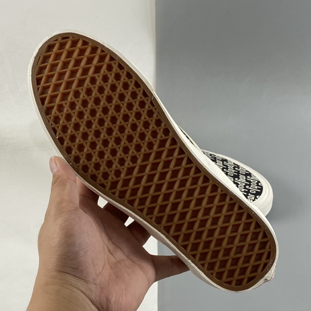 P140  Fear Of God x Vans slip on Reissue 恐惧上帝 FOG超限量联名低帮休闲板鞋 VN000EYEBWW