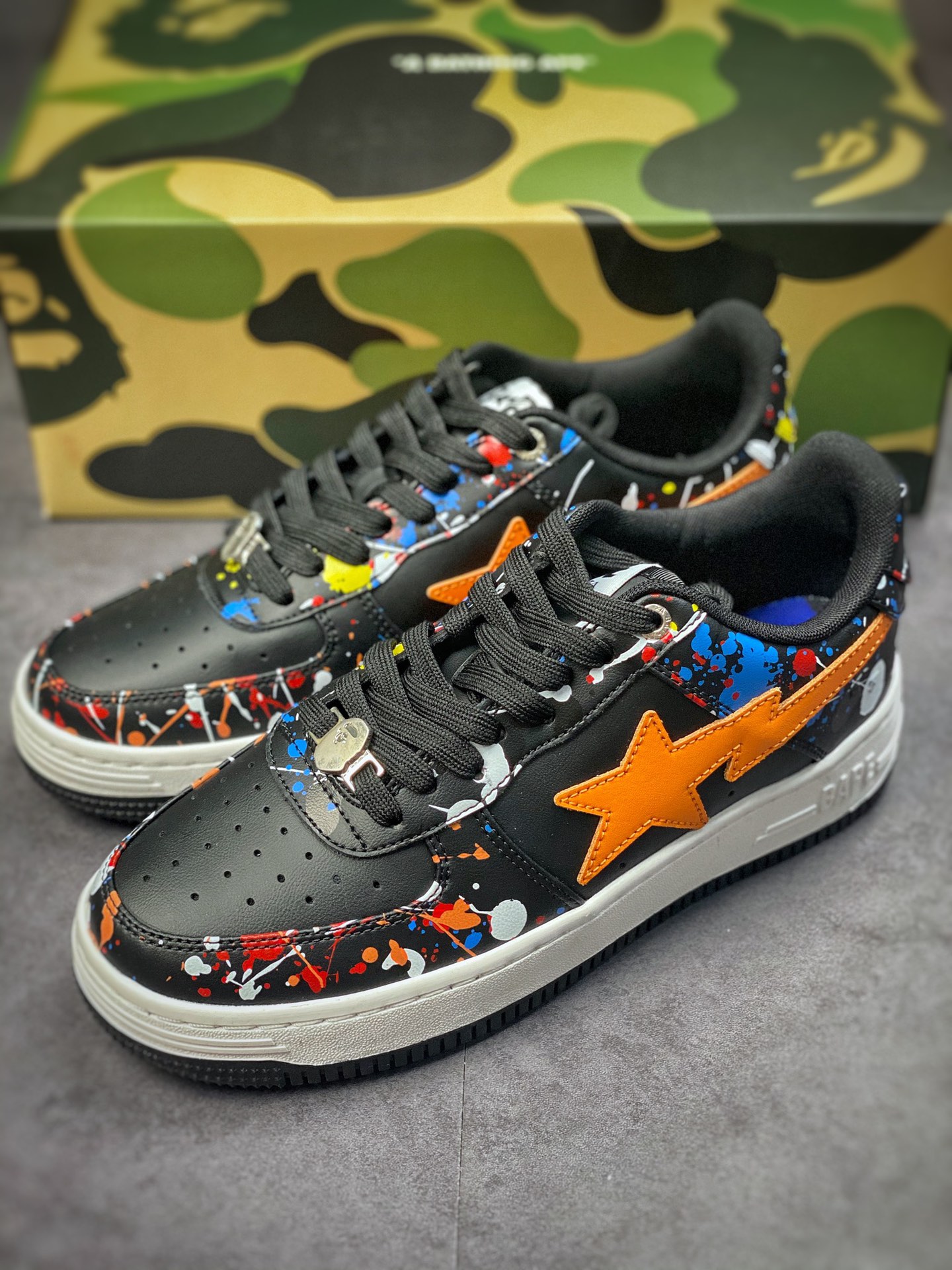 Bape Sta To Low star with the same ape head classic patent leather low-top sports casual sneakers