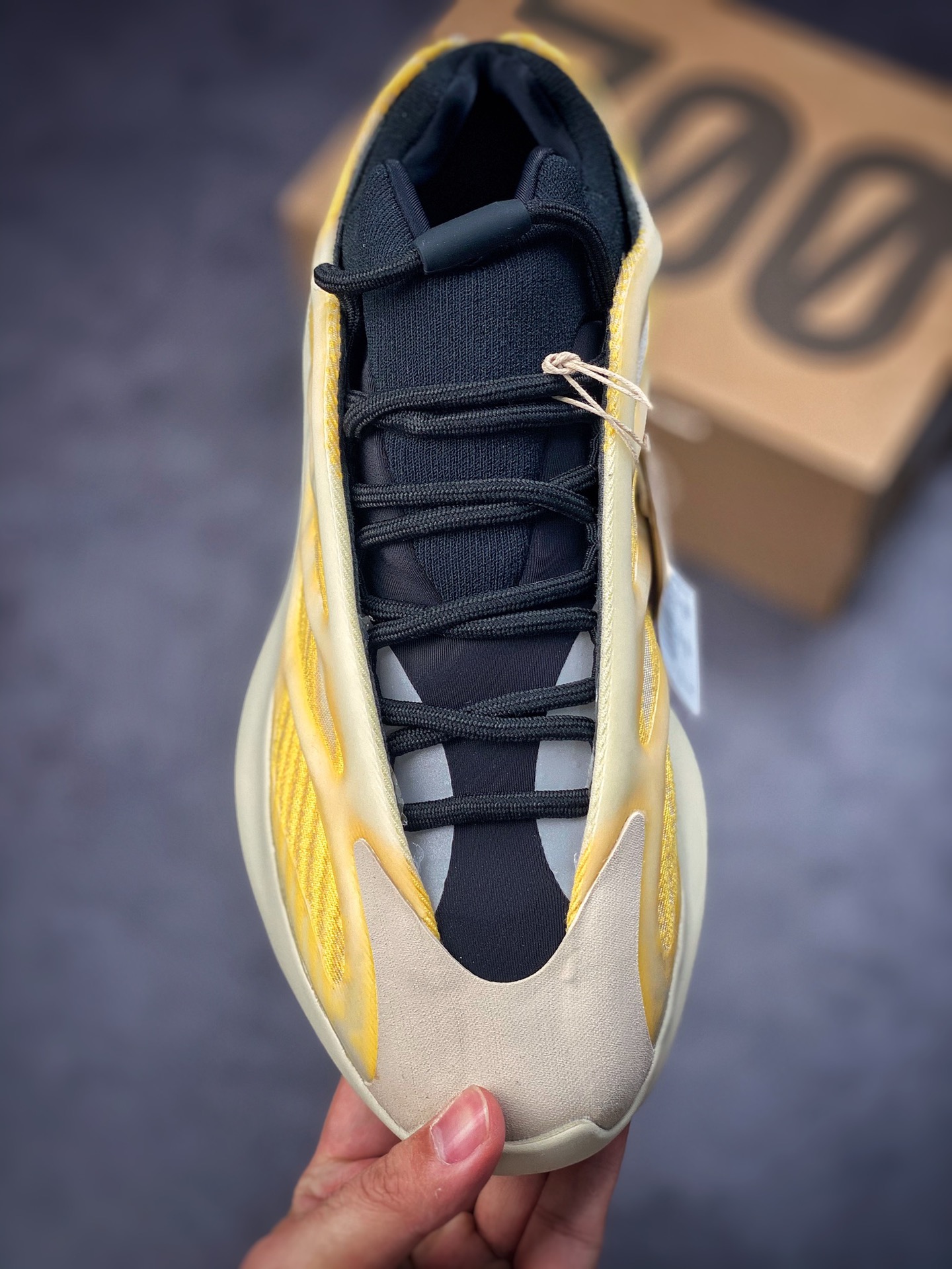 Yeezy 700v3 ”Mono Safflower” white and yellow HP5425