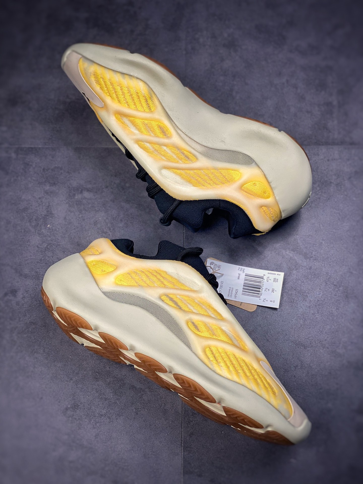 Yeezy 700v3 ”Mono Safflower” white and yellow HP5425