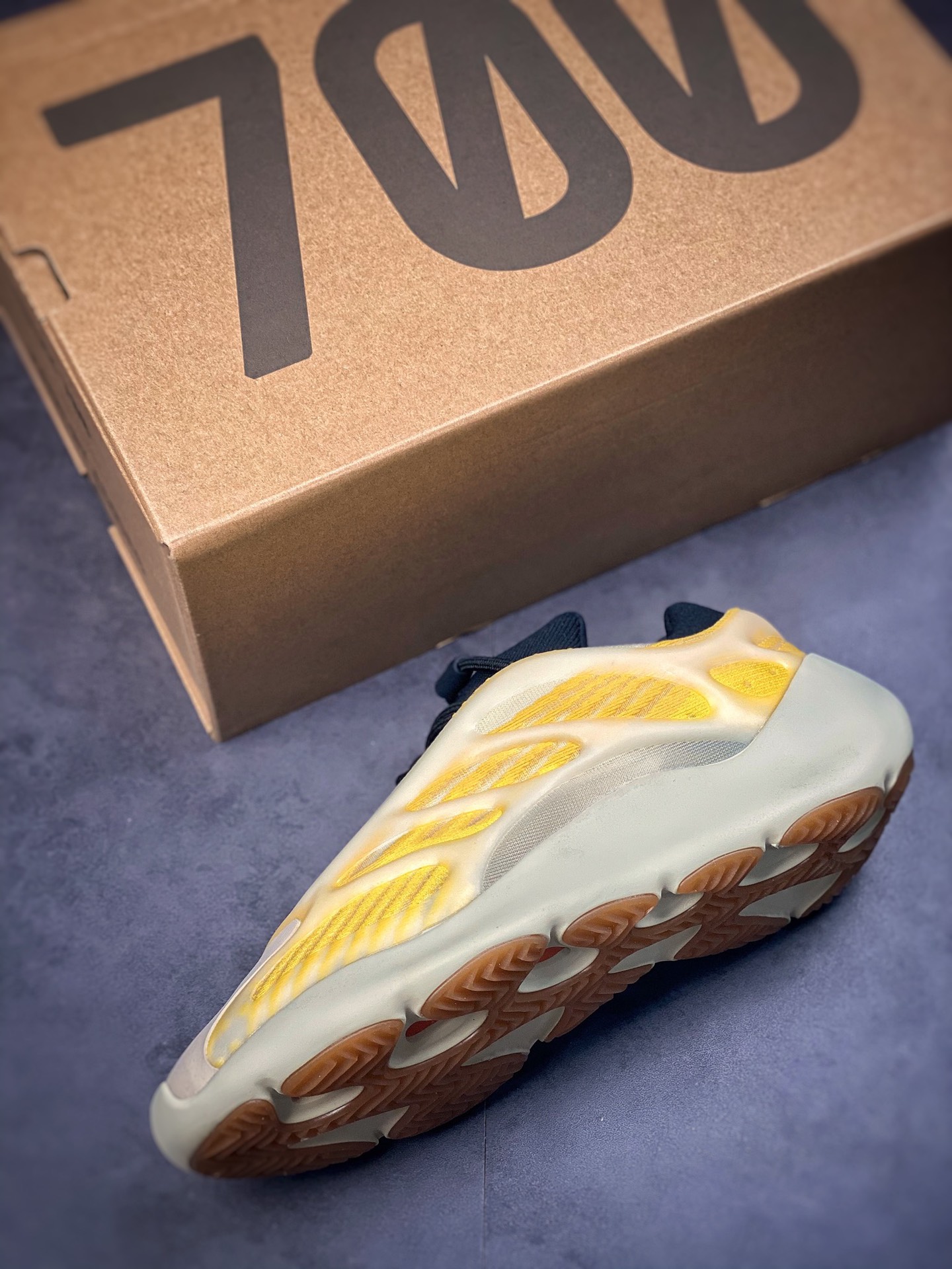 Yeezy 700v3 ”Mono Safflower” white and yellow HP5425