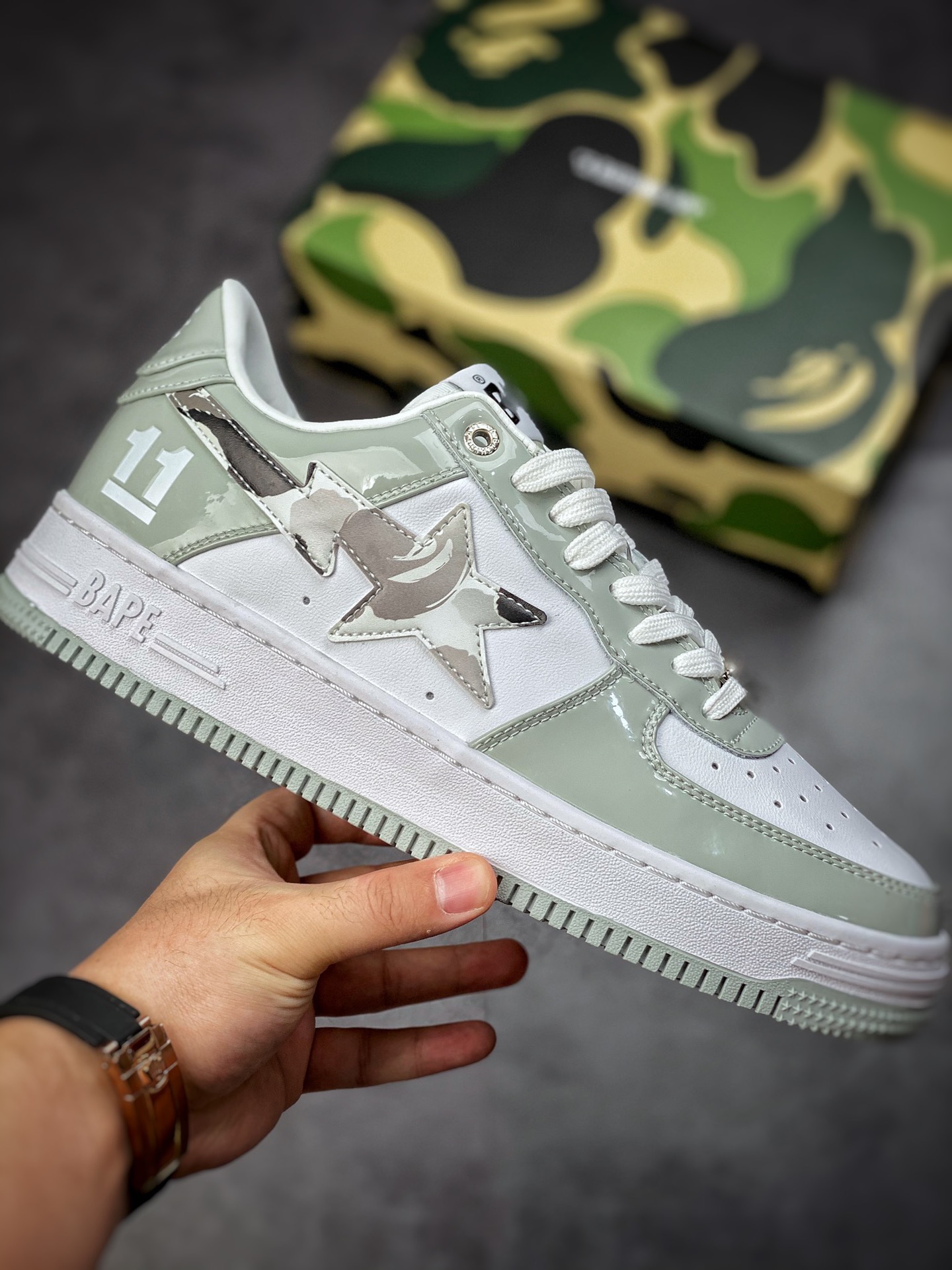 Bape Sta To Low star with the same ape head classic patent leather low-top sports casual sneakers